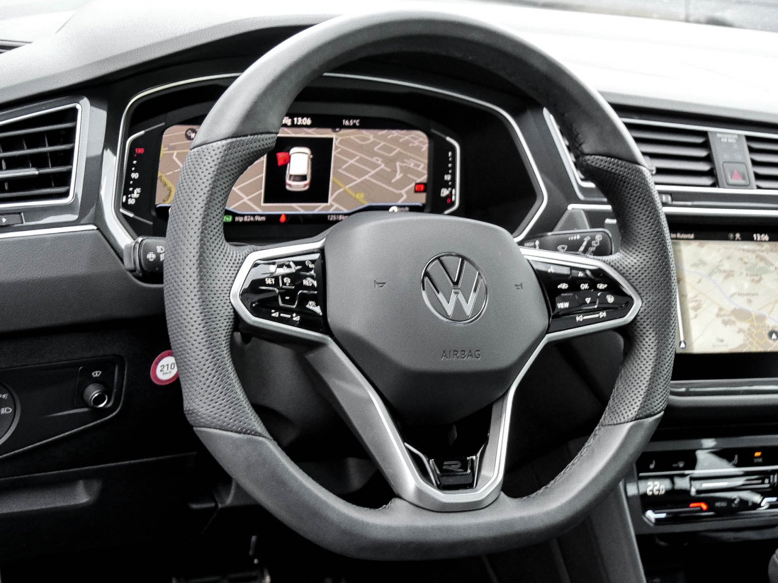Volkswagen Tiguan 2.0 R-LINE STANDHZ. PANO AHK 360°CAM LM19