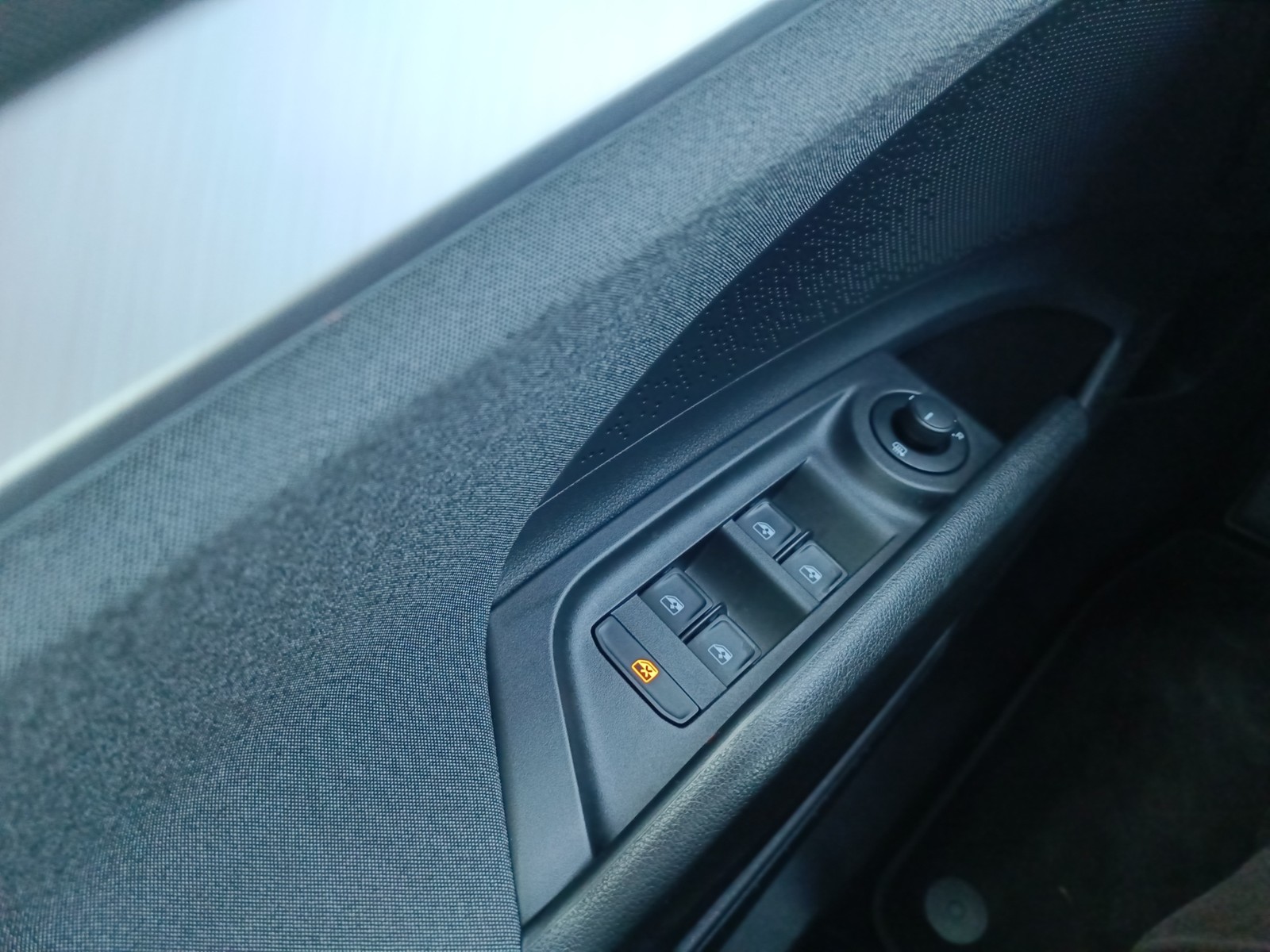 Skoda Enyaq 50 LOFT NAVI LED SITZHEIZUNG TEMPOMAT DAB