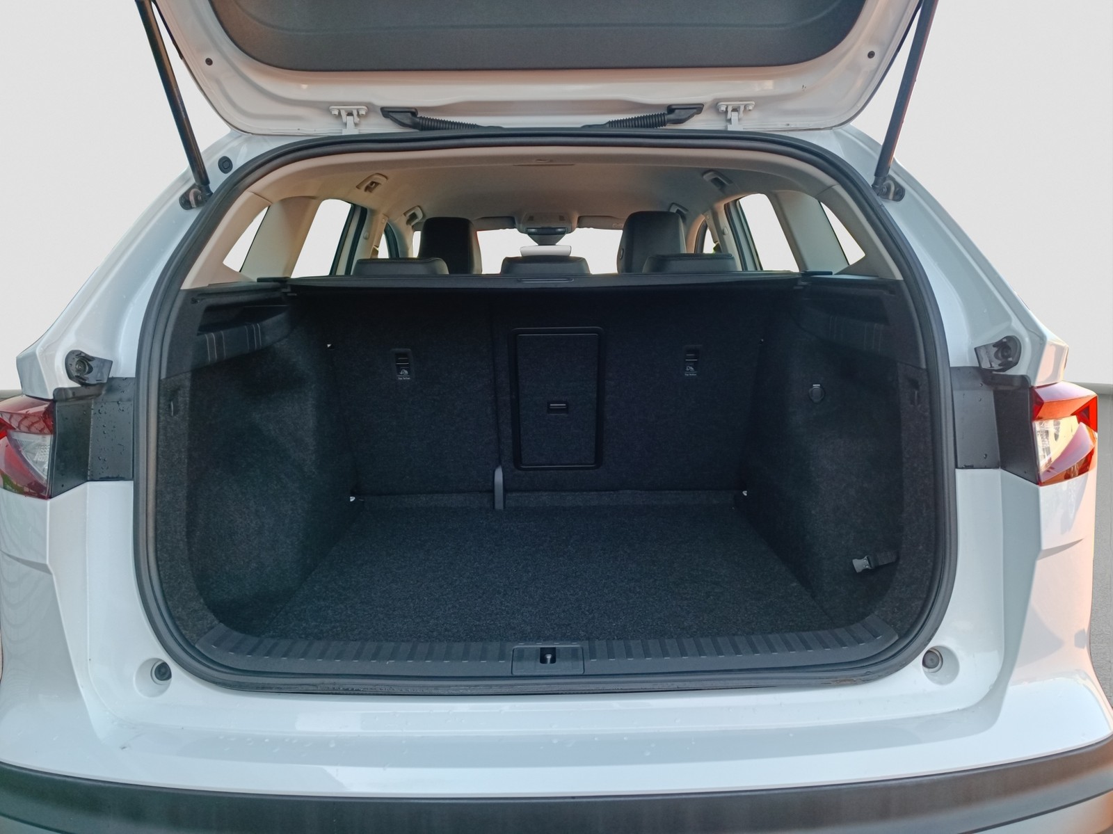 Skoda Enyaq 50 LOFT NAVI LED SITZHEIZUNG TEMPOMAT DAB