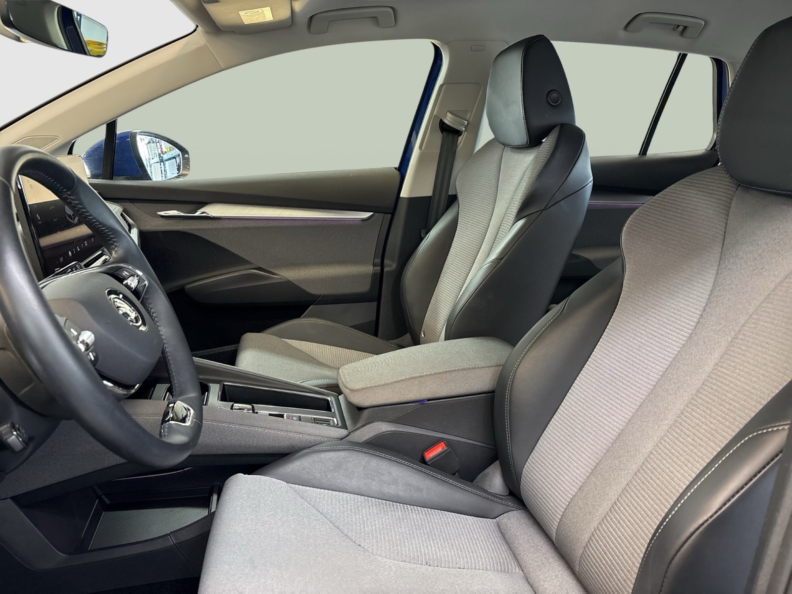 Skoda Enyaq 50 LOFT CAM LM19 NAVI KEYLESS-GO EINPARKH.