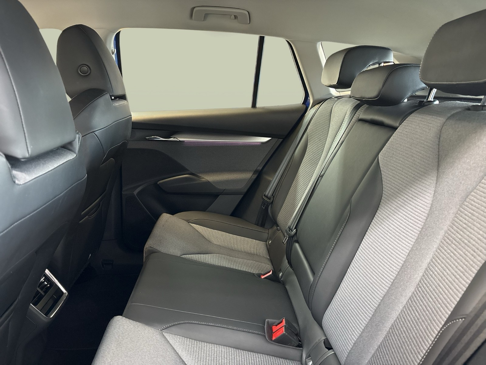 Skoda Enyaq 50 LOFT CAM LM19 NAVI KEYLESS-GO EINPARKH.