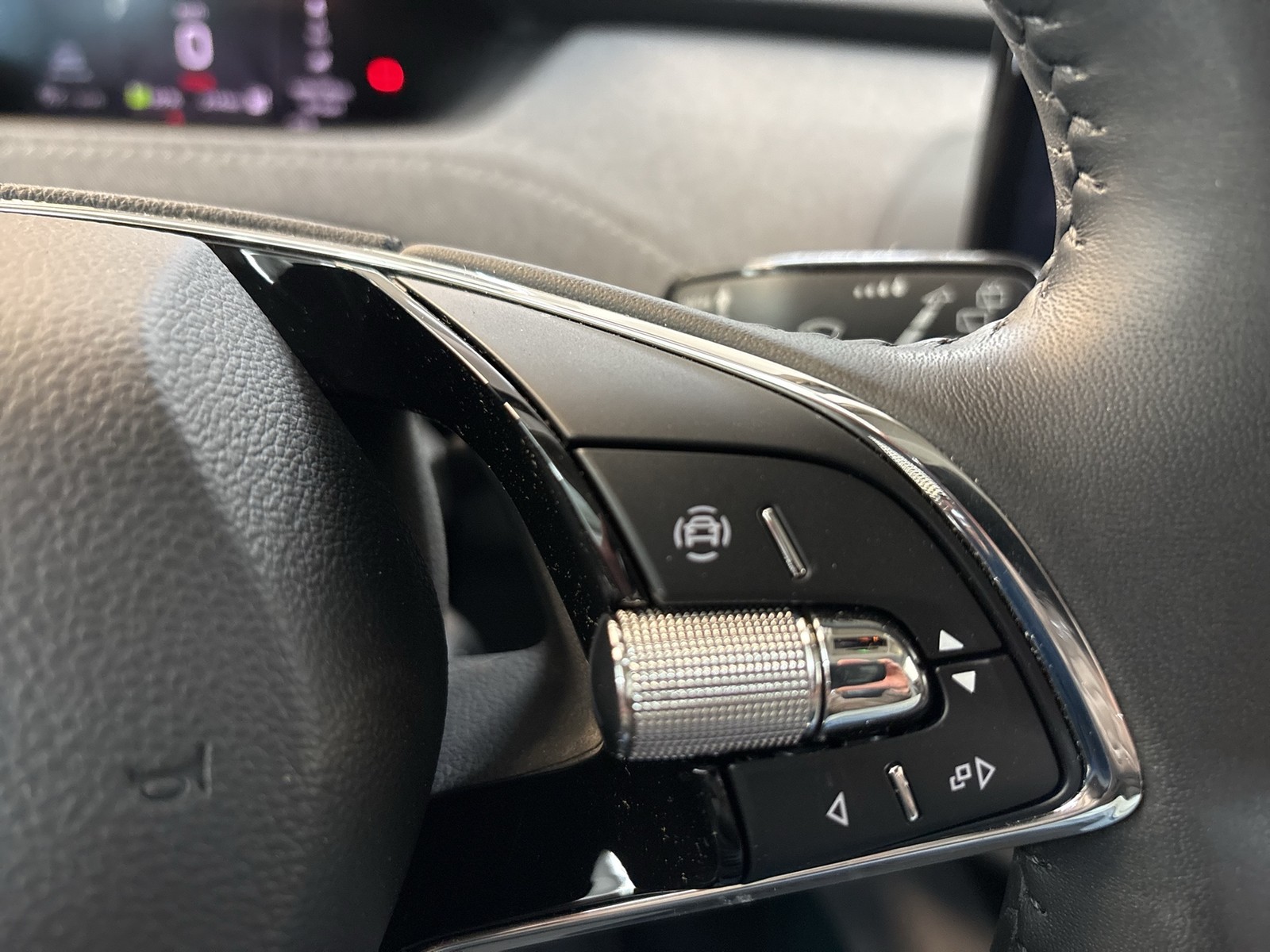 Skoda Enyaq 50 LOFT CAM LM19 NAVI KEYLESS-GO EINPARKH.