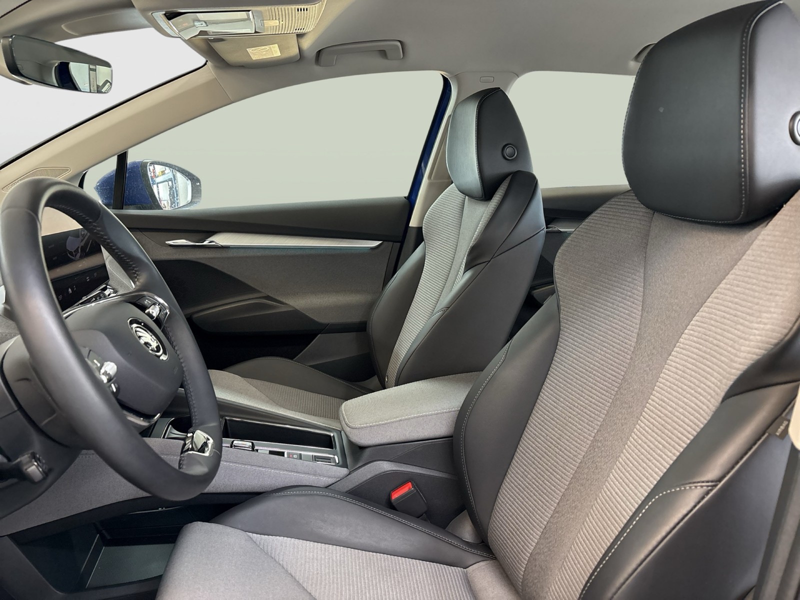 Skoda Enyaq 50 LOFT CAM LM19 NAVI KEYLESS-GO EINPARKH.