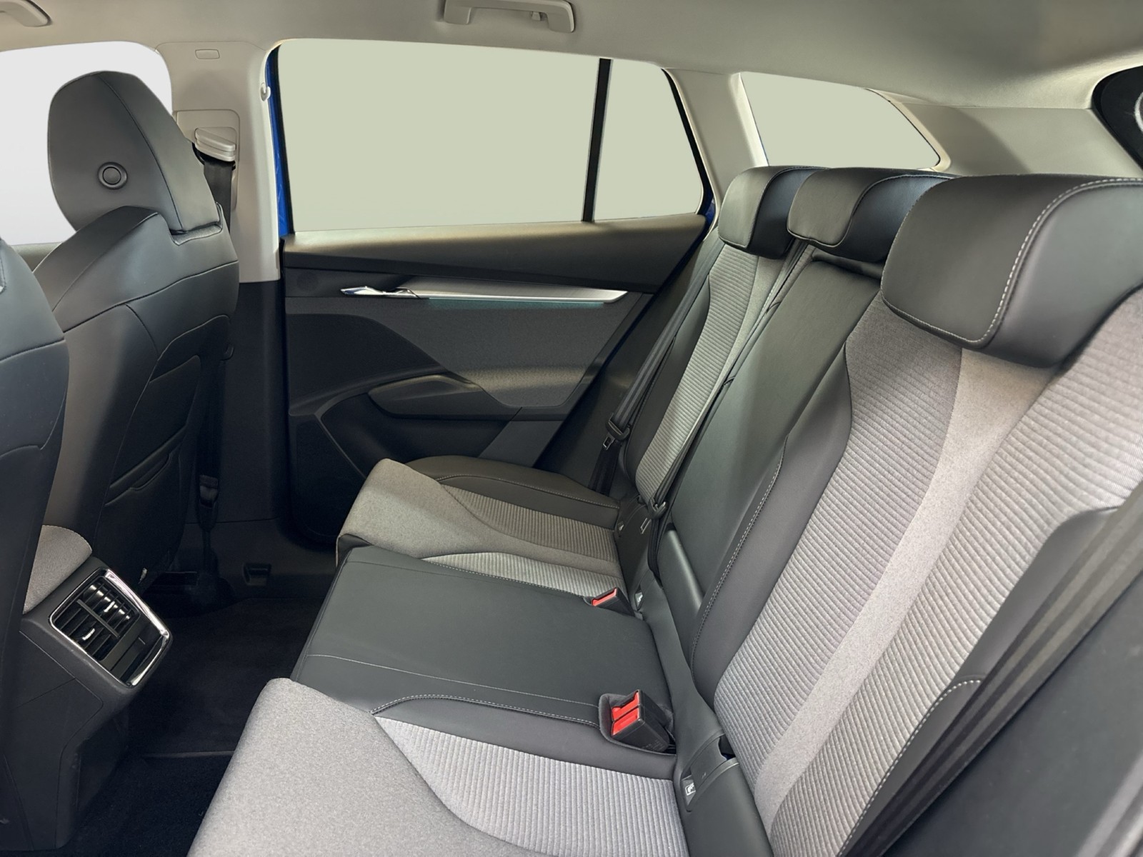 Skoda Enyaq 50 LOFT CAM LM19 NAVI KEYLESS-GO EINPARKH.