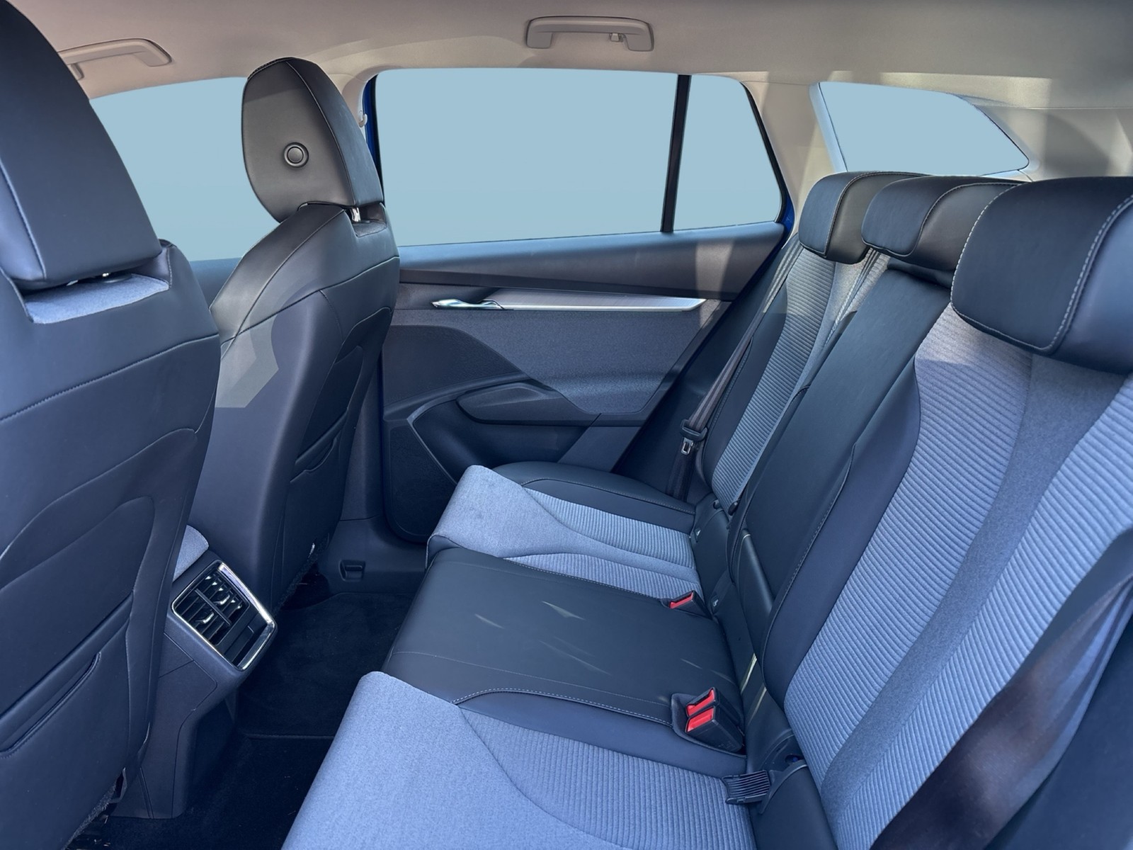 Skoda Enyaq 50 LOFT CAM LM19 NAVI KEYLESS-GO EINPARKH.
