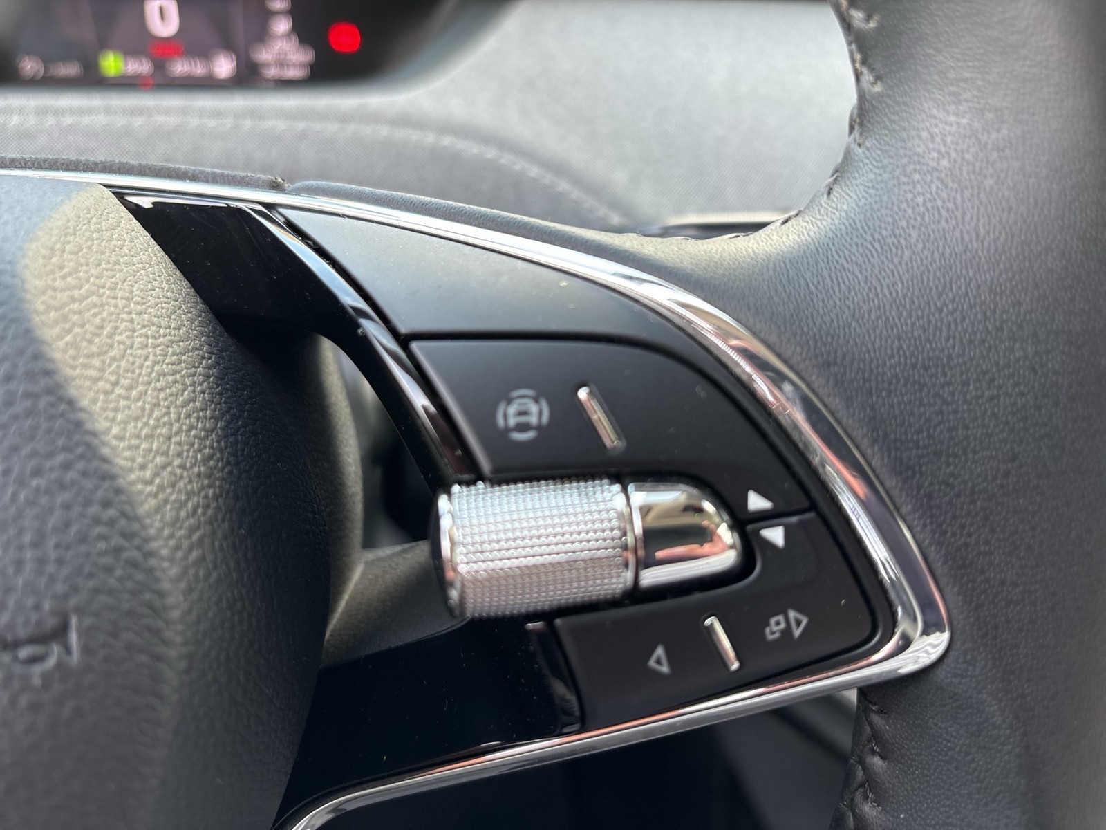 Skoda Enyaq 50 LOFT CAM LM19 NAVI KEYLESS-GO EINPARKH.
