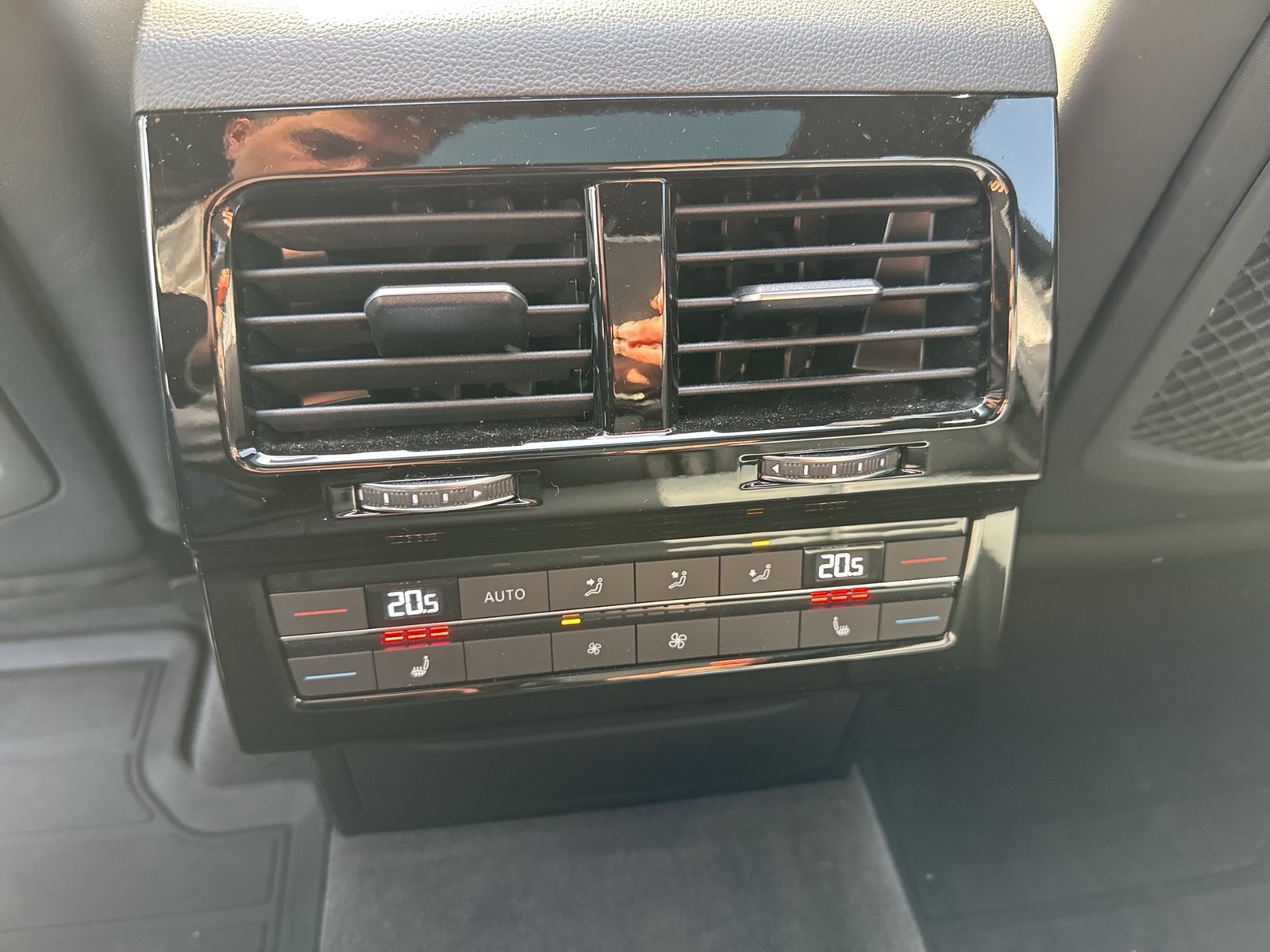 Volkswagen Touareg V6 TDI R-LINE BLACKSTYLE DYNAUDIO LM22 PANO