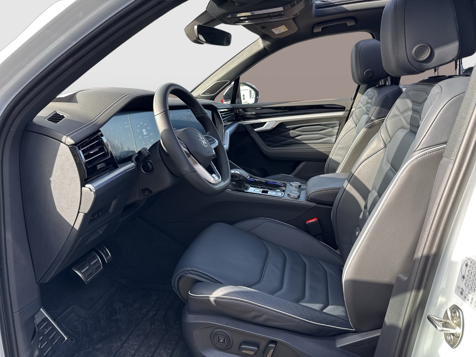 Volkswagen Touareg V6 TDI R-LINE BLACKSTYLE DYNAUDIO LM22 PANO