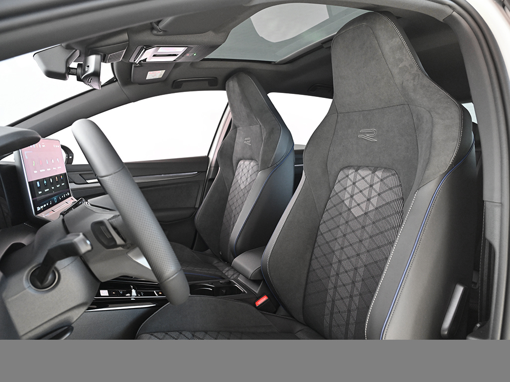Volkswagen Golf 1.5 R-LINE DSG