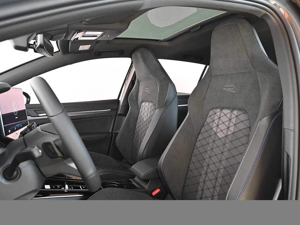 Volkswagen Golf 1.5 R-LINE DSG