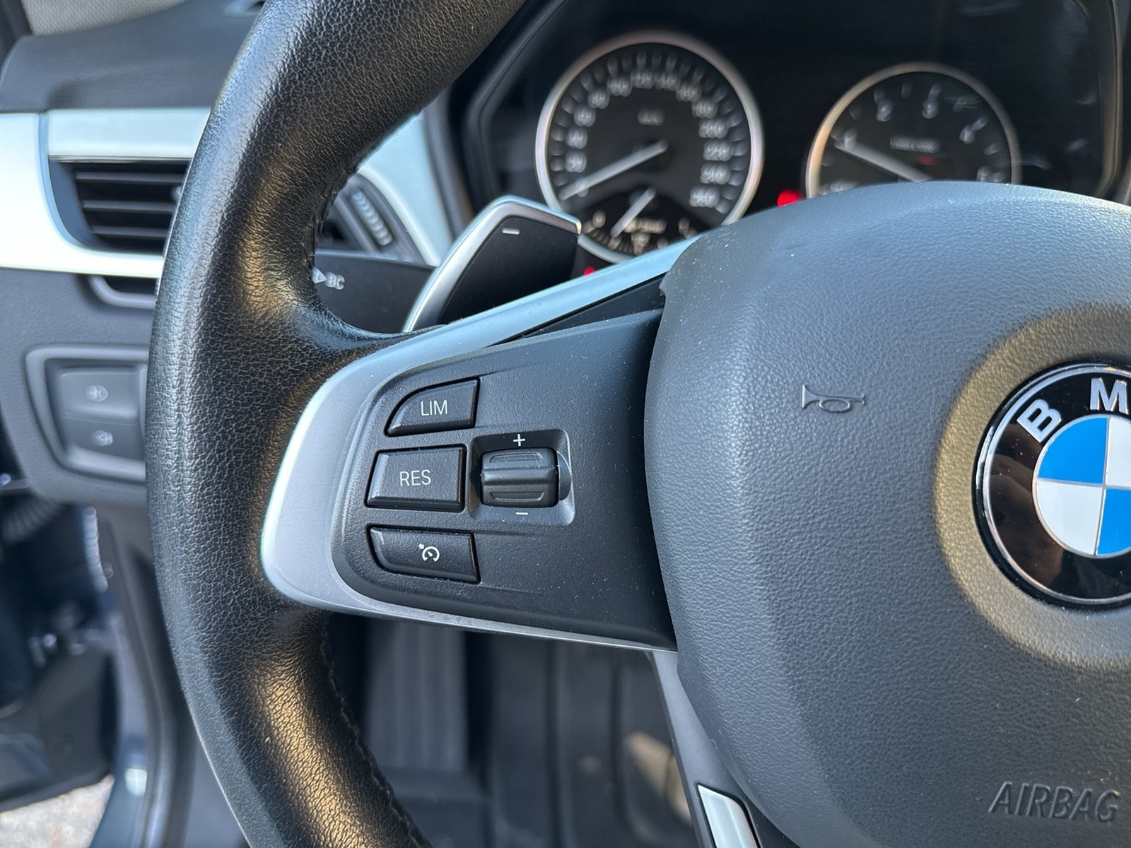 BMW X1 20 d SPORT LINE 4X4 AHK CAM LM18 HEAD-UP NAVI