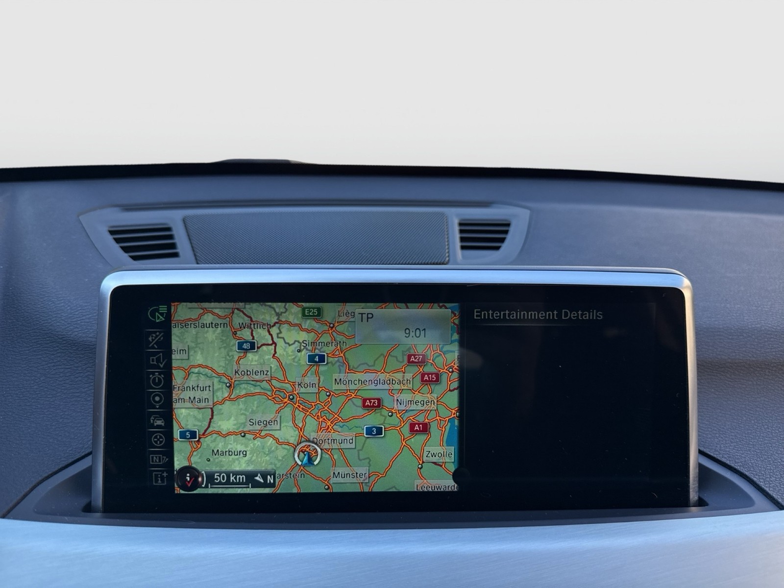 BMW X1 20 d SPORT LINE 4X4 AHK CAM LM18 HEAD-UP NAVI