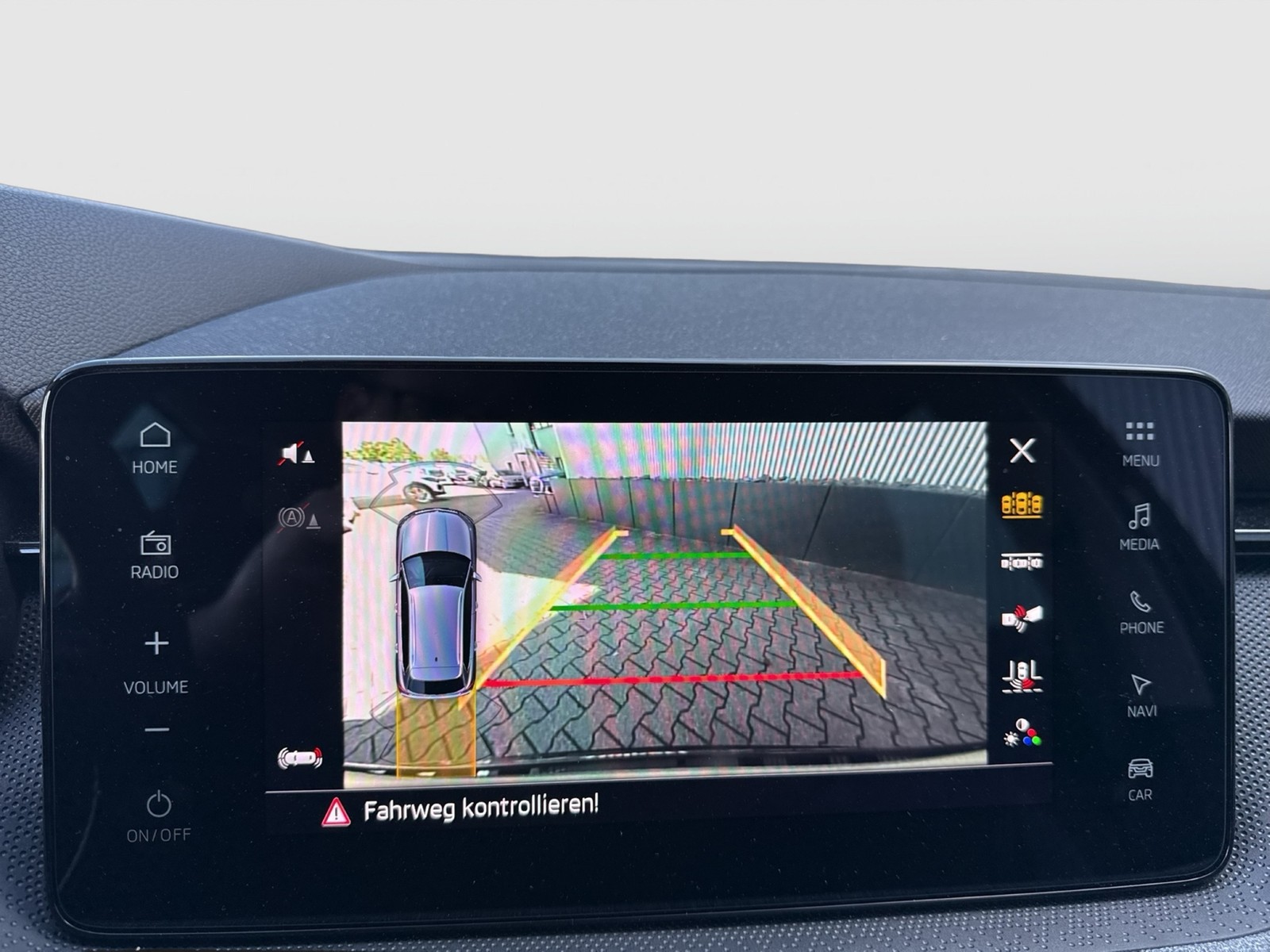 Skoda Kamiq 1.5 TOUR BLACKPACKAGE CAM ACC MATRIX NAVI