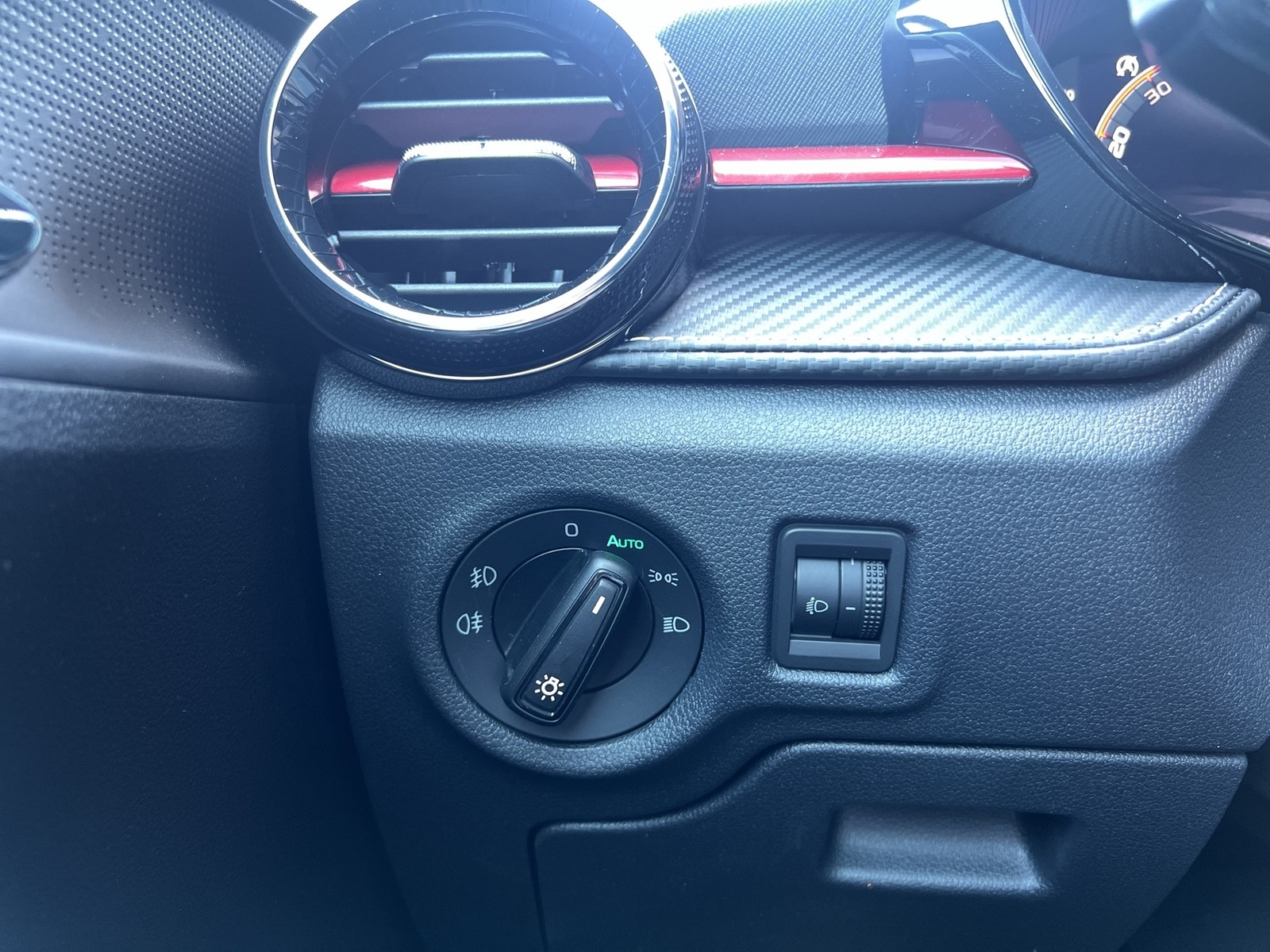 Skoda Fabia 1.0 MONTE CARLO CAM NAVI ALU SITZHEIZUNG
