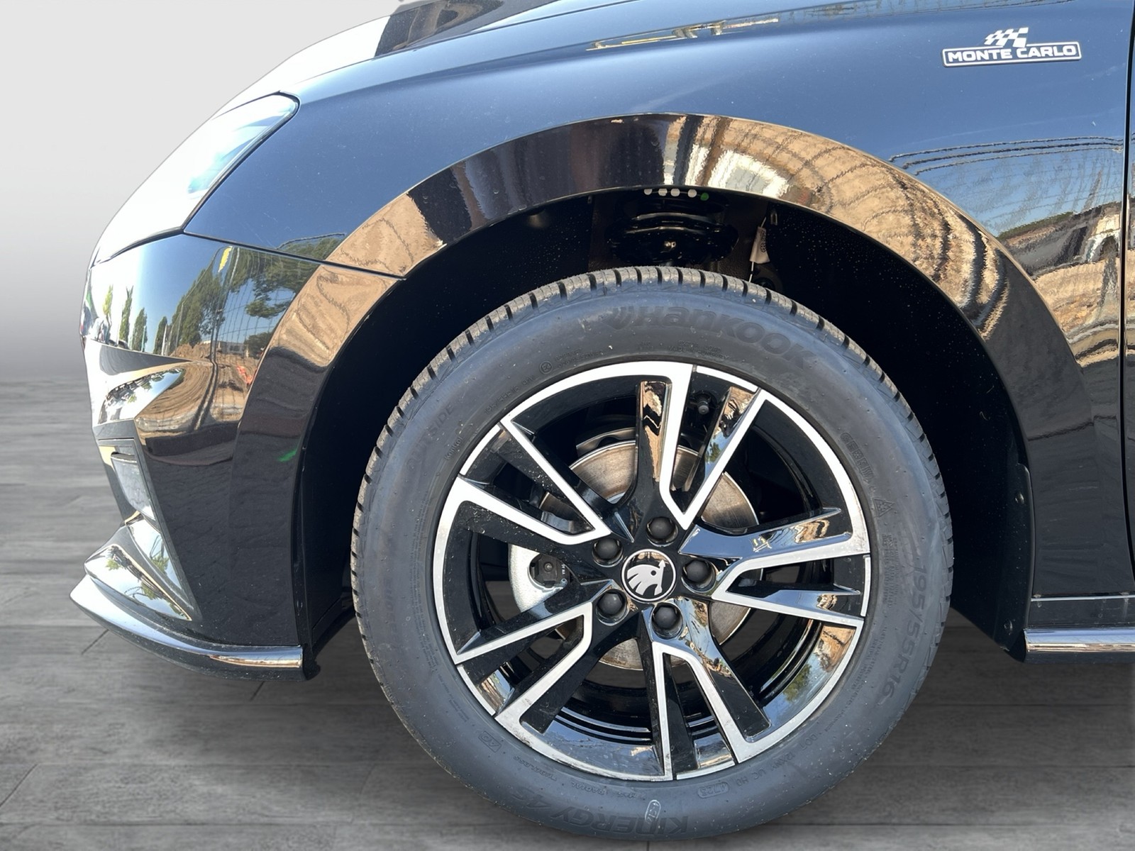 Skoda Fabia 1.0 MONTE CARLO CAM NAVI ALU SITZHEIZUNG