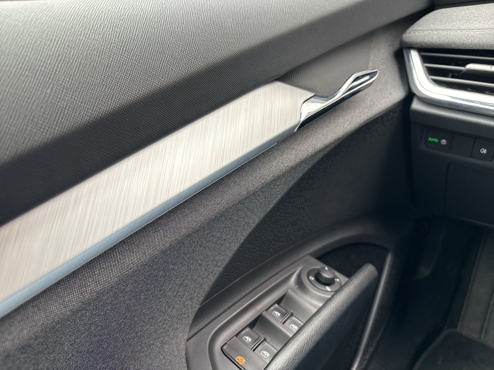 Skoda Enyaq 50 LOFT CAM LM19 NAVI KEYLESS-GO EINPARKH.