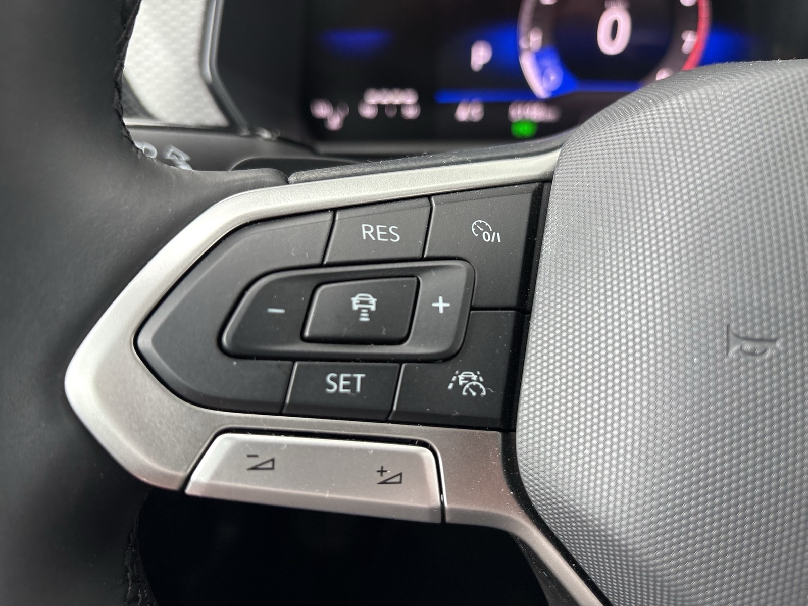 Volkswagen T-Cross 1.5 LIFE CAM ACC NAVI ALU CARPLAY SITZHZ
