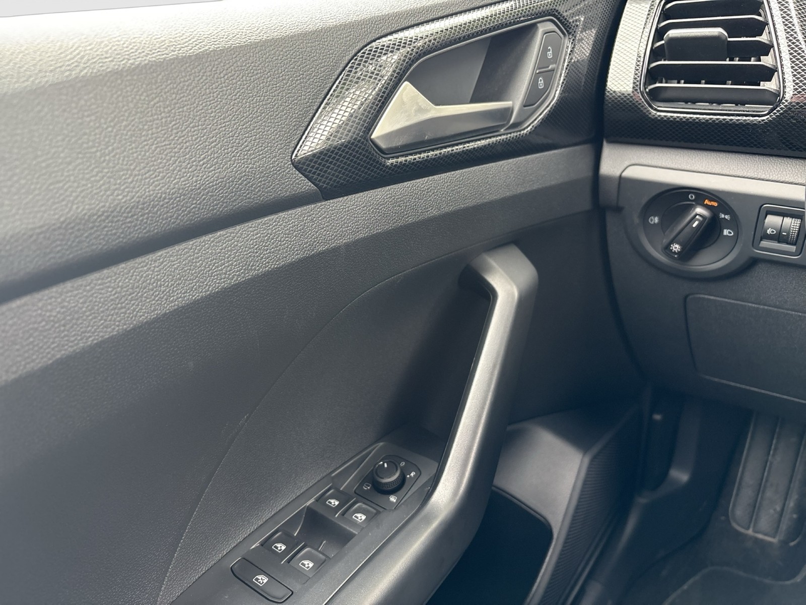 Volkswagen T-Cross 1.5 LIFE CAM ACC NAVI ALU CARPLAY SITZHZ
