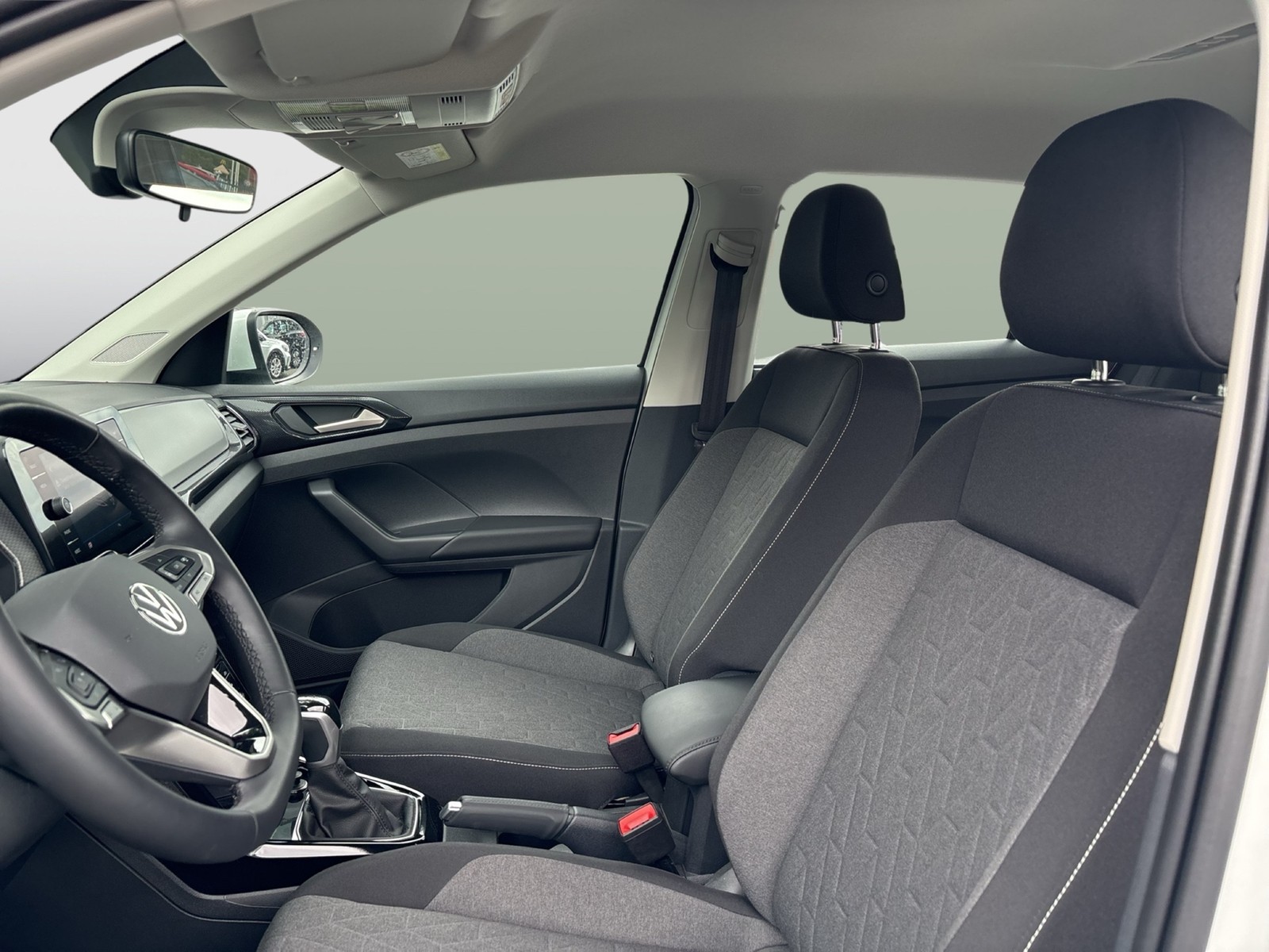 Volkswagen T-Cross 1.5 LIFE CAM ACC NAVI ALU CARPLAY SITZHZ
