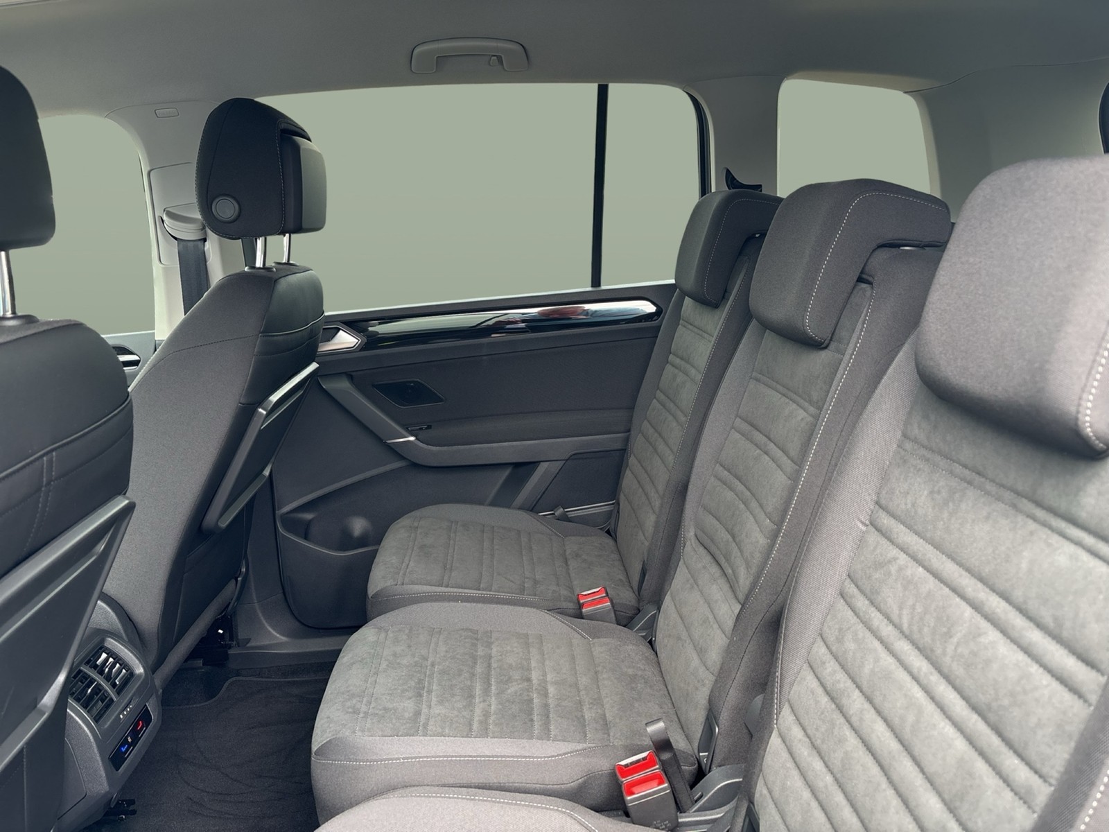 Volkswagen Touran 2.0 HIGHLINE AHK CAM ACC LM17 EKLAPPE NAVI