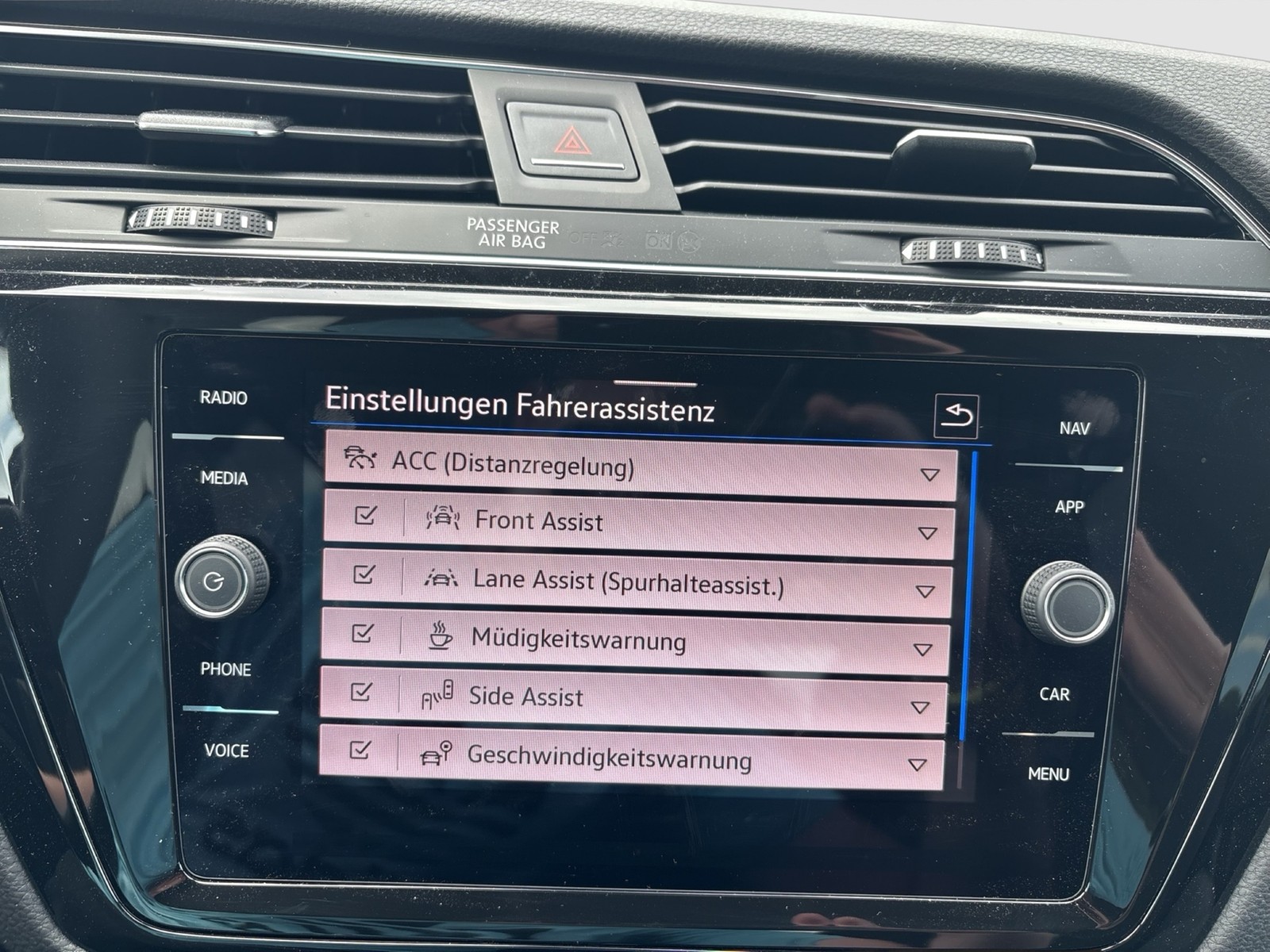 Volkswagen Touran 2.0 HIGHLINE AHK CAM ACC LM17 EKLAPPE NAVI