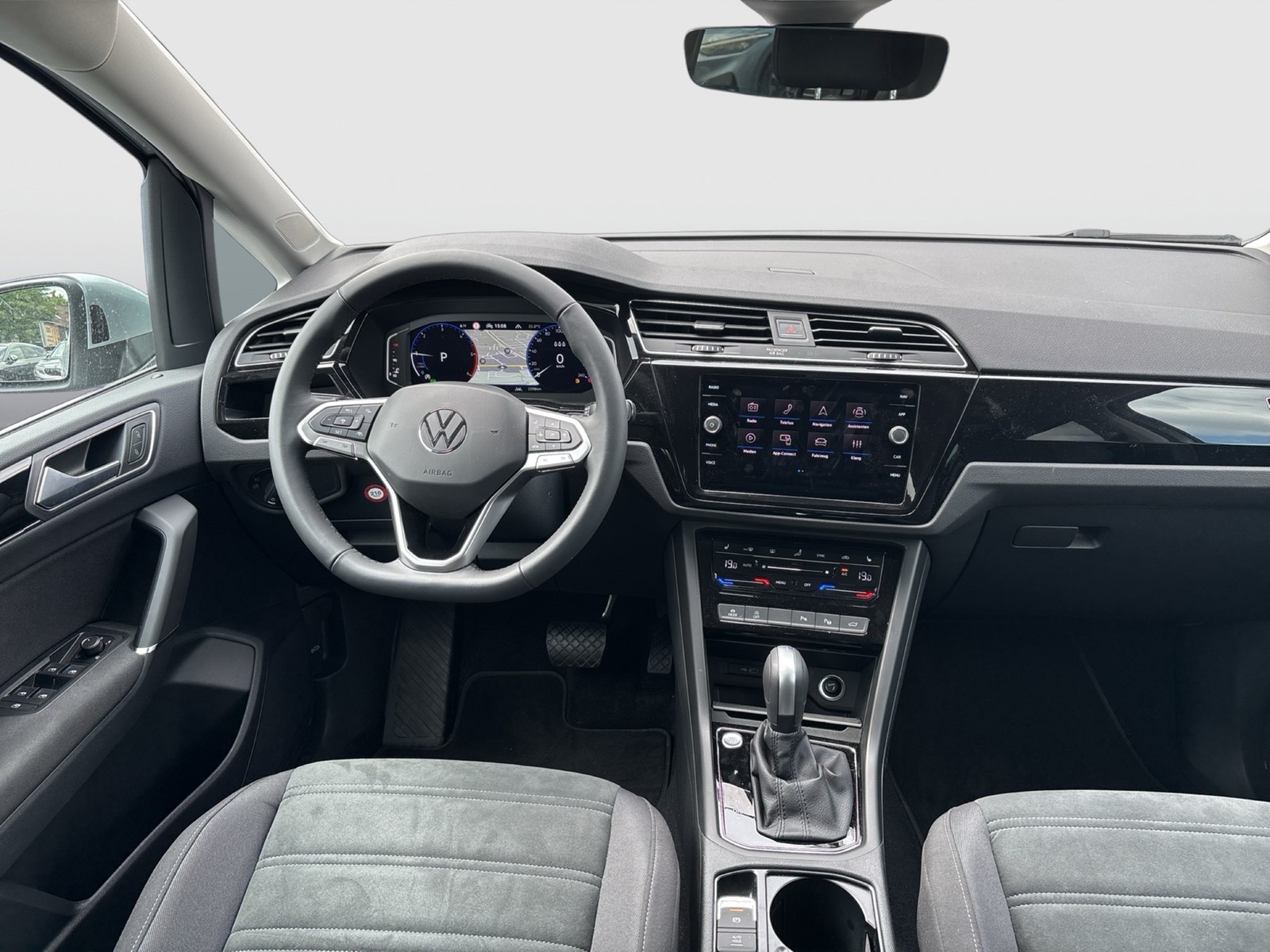 Volkswagen Touran 2.0 HIGHLINE AHK CAM ACC LM17 EKLAPPE NAVI