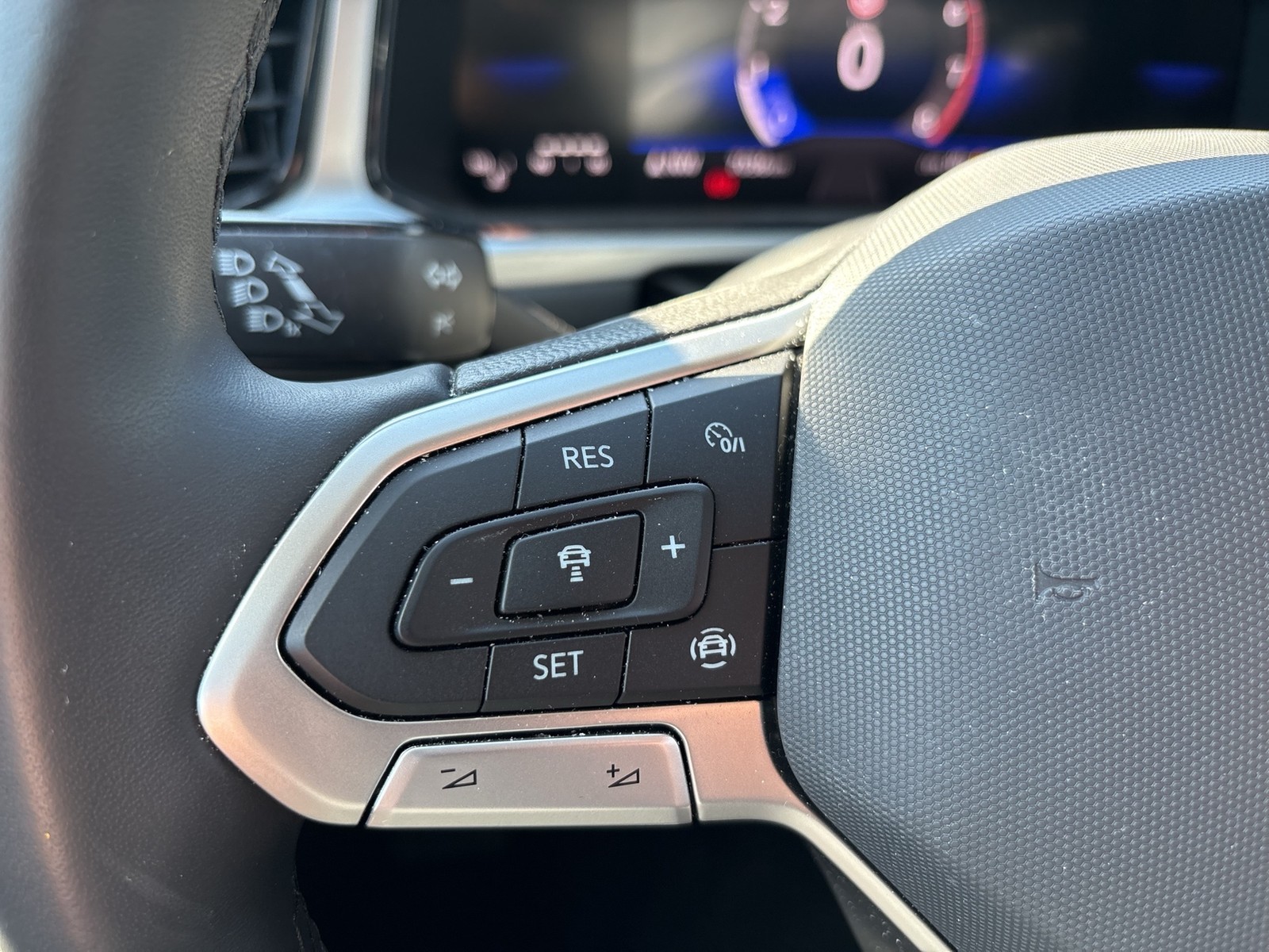 Volkswagen T-Roc 1.5 LIFE ACC LM17 NAVI LED+ CARPLAY