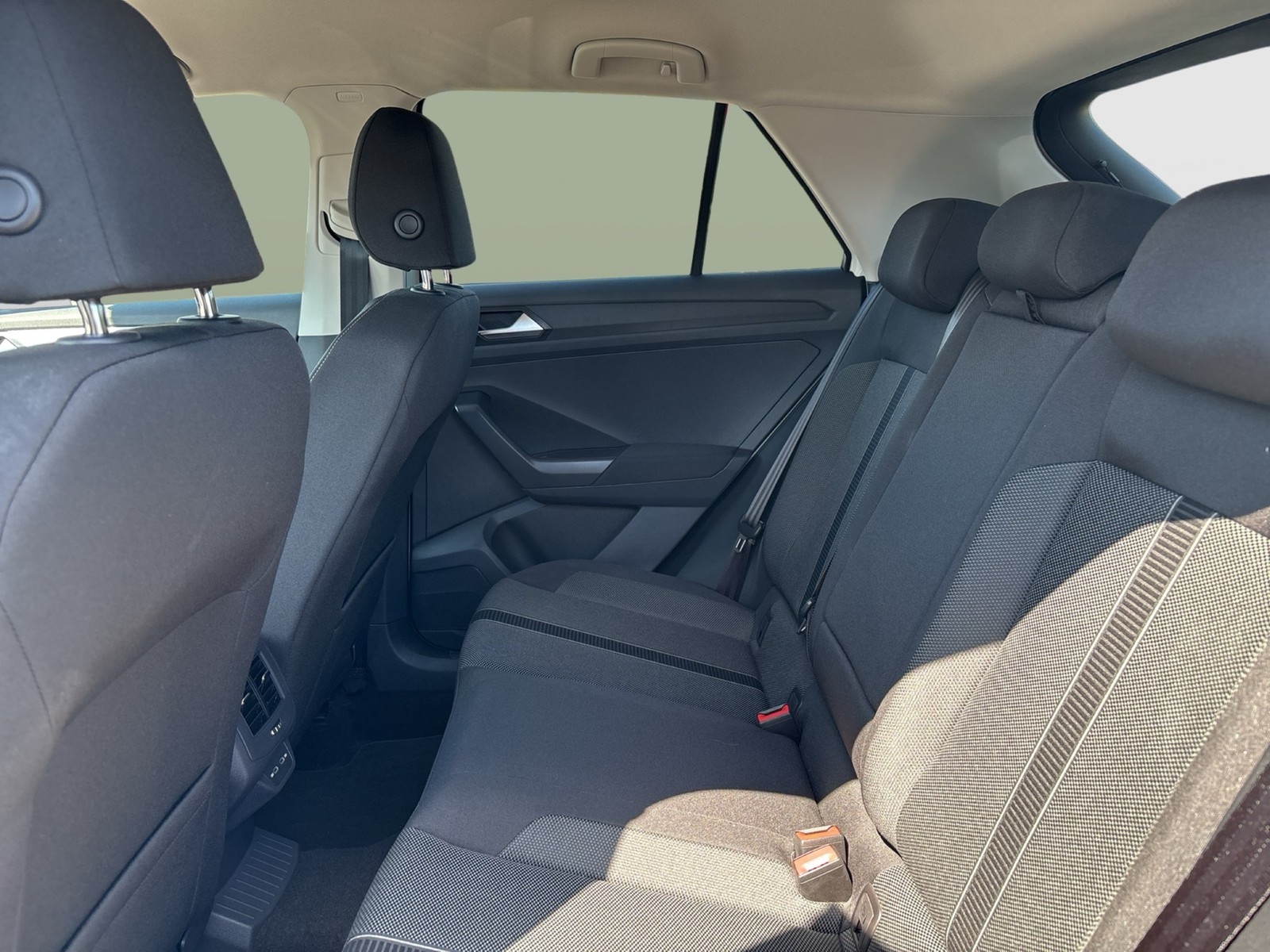 Volkswagen T-Roc 1.5 LIFE ACC LM17 NAVI LED+ CARPLAY