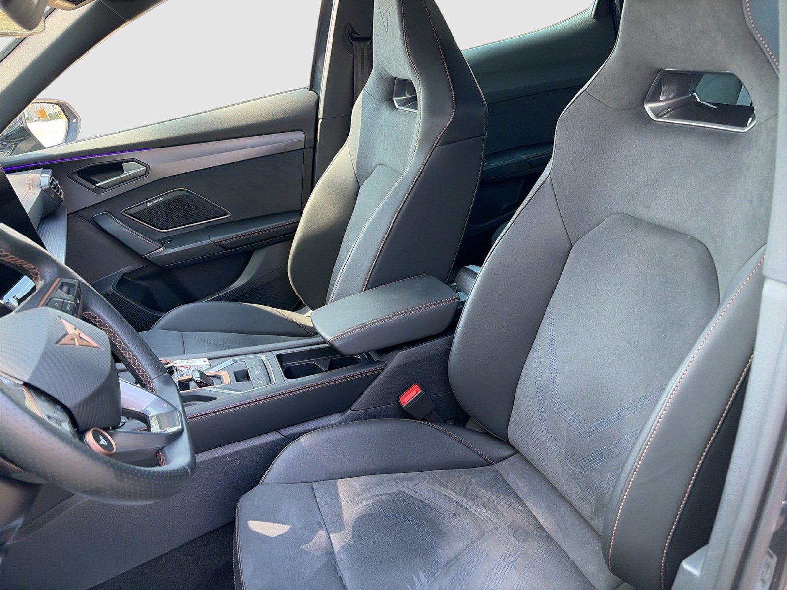Cupra Formentor 1.5 HYBRID SENNHEISER 360°CAM ACC LM18