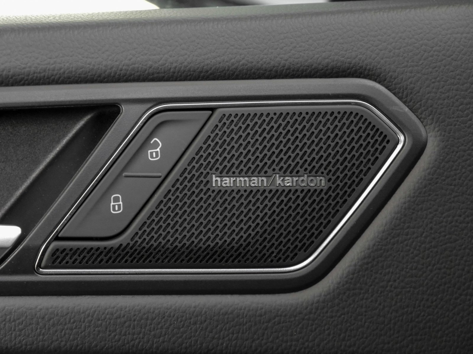 Volkswagen Tiguan Allspace 2.0 R-LINE 4X4 LEDER PANO AHK 20Z