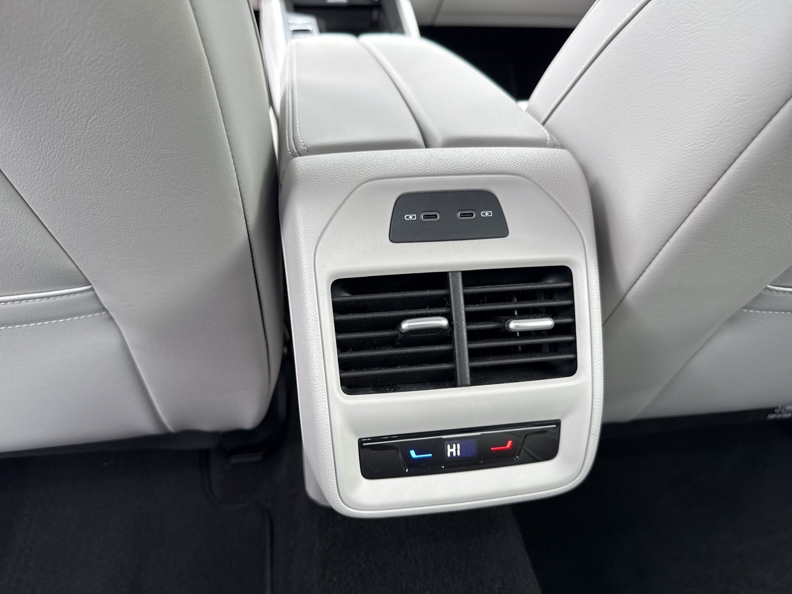 Volkswagen Passat Variant 2.0 ELEGANCE 4X4 LEDER AHK 360CAM
