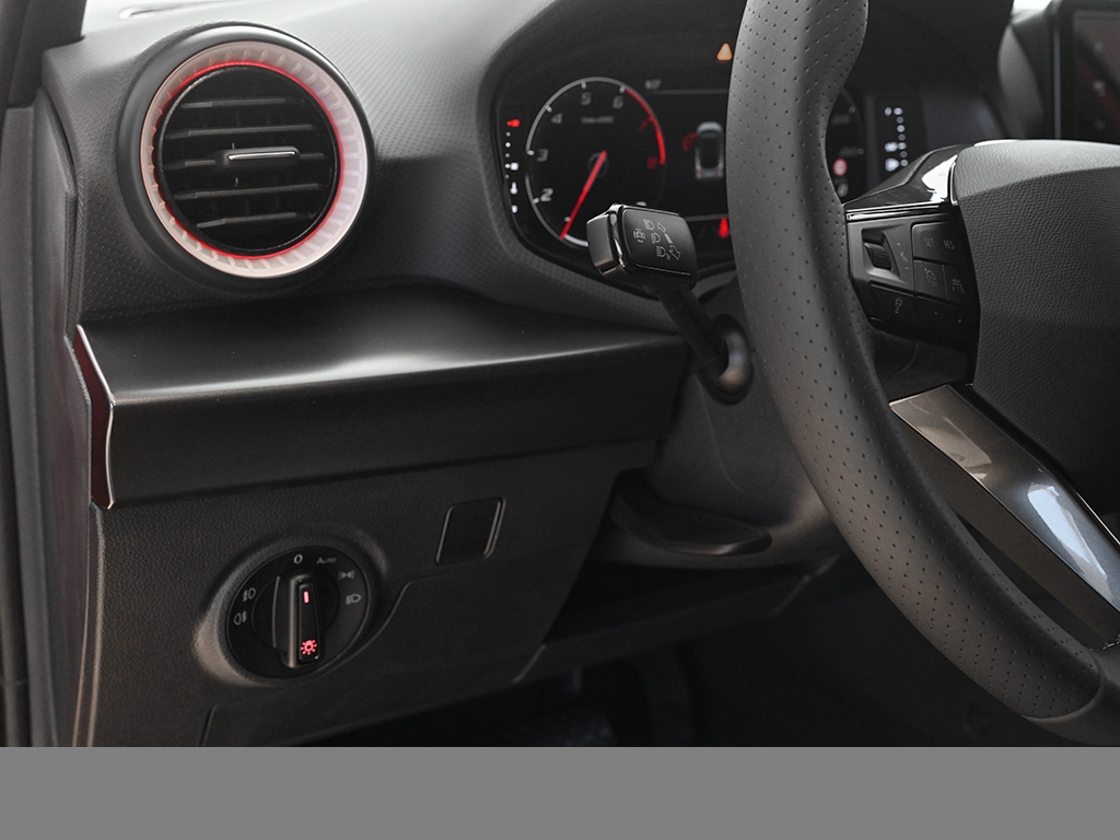 Seat Arona 1.0 FR DSG NAVI SITZHZG CAM LED LM16