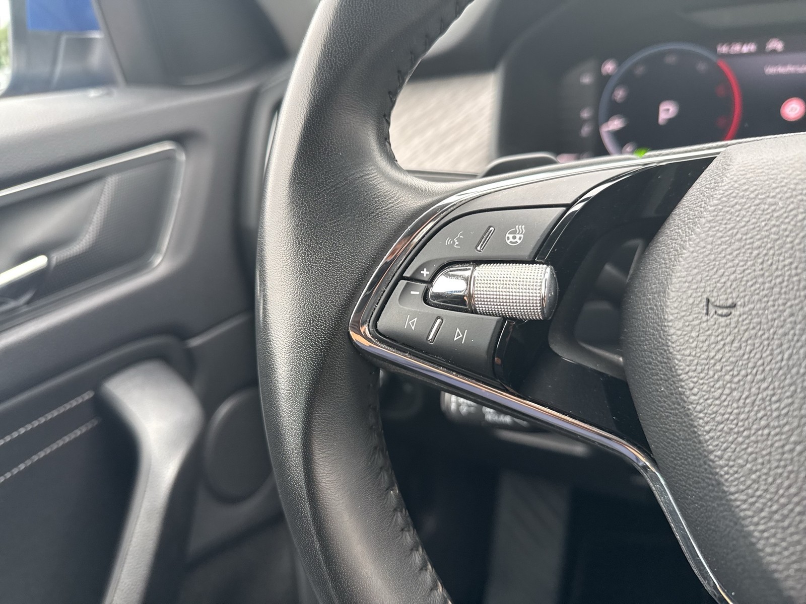 Skoda Kodiaq 2.0 STYLE LEDER AHK ACC LM18 MATRIX NAVI