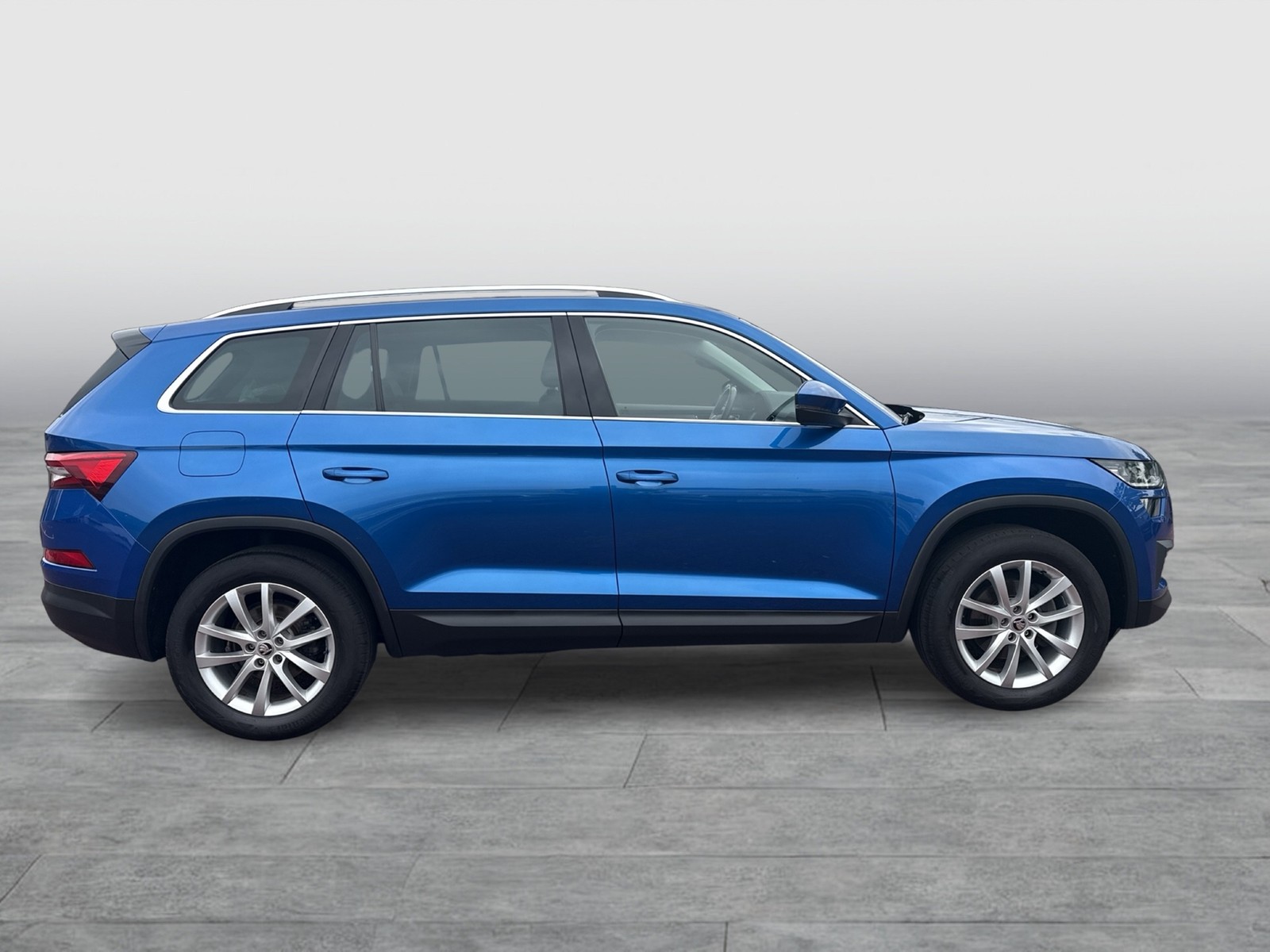 Skoda Kodiaq 2.0 STYLE LEDER AHK ACC LM18 MATRIX NAVI