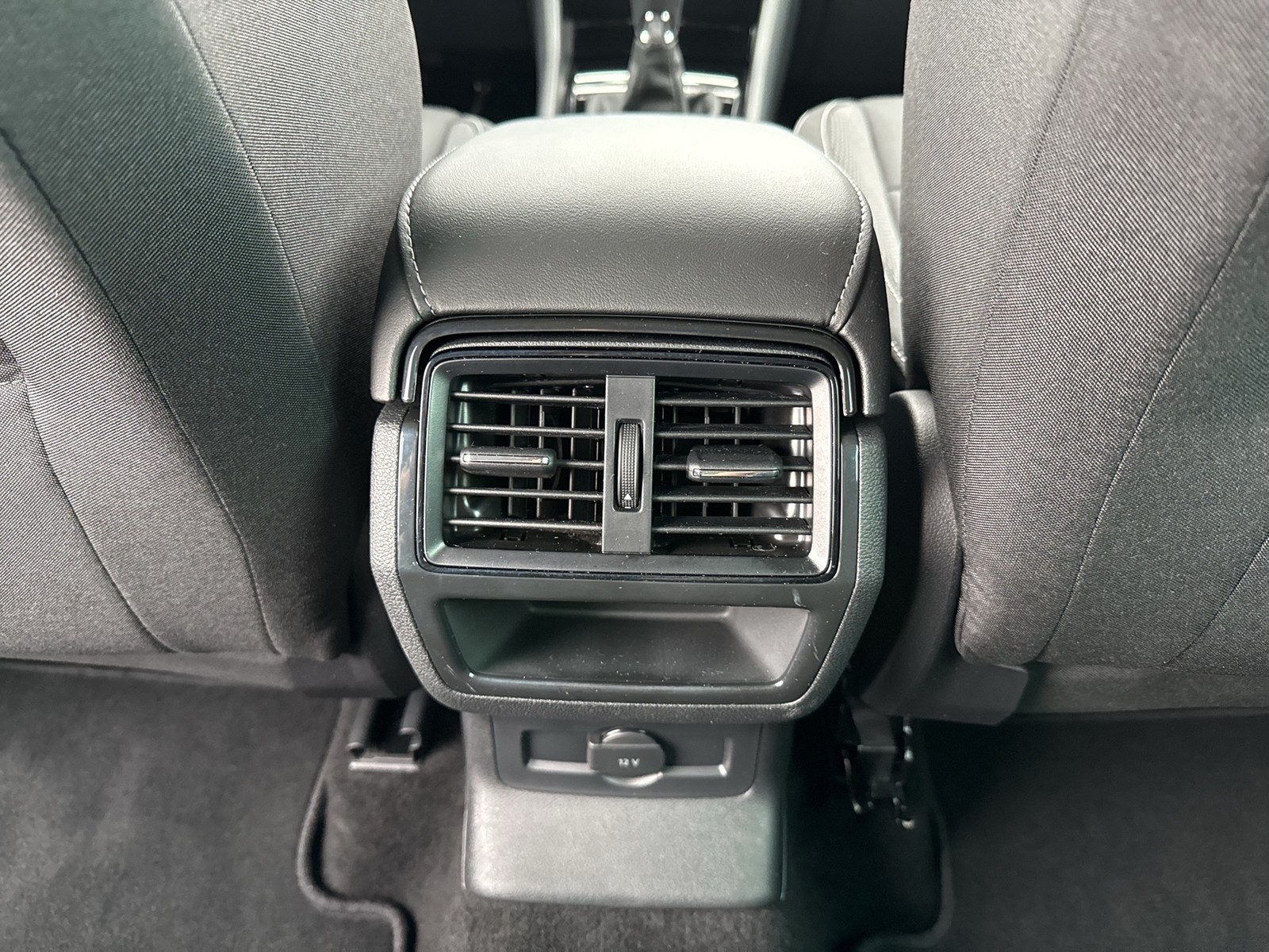 Skoda Karoq 1.5 SELECTION CAM ACC NAVI LM17 CARPLAY