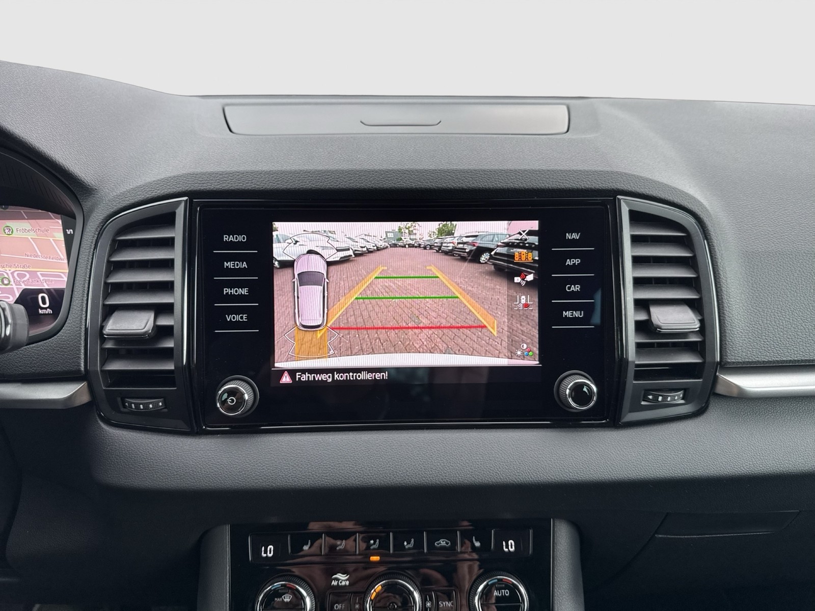 Skoda Karoq 1.5 SELECTION CAM ACC NAVI LM17 CARPLAY
