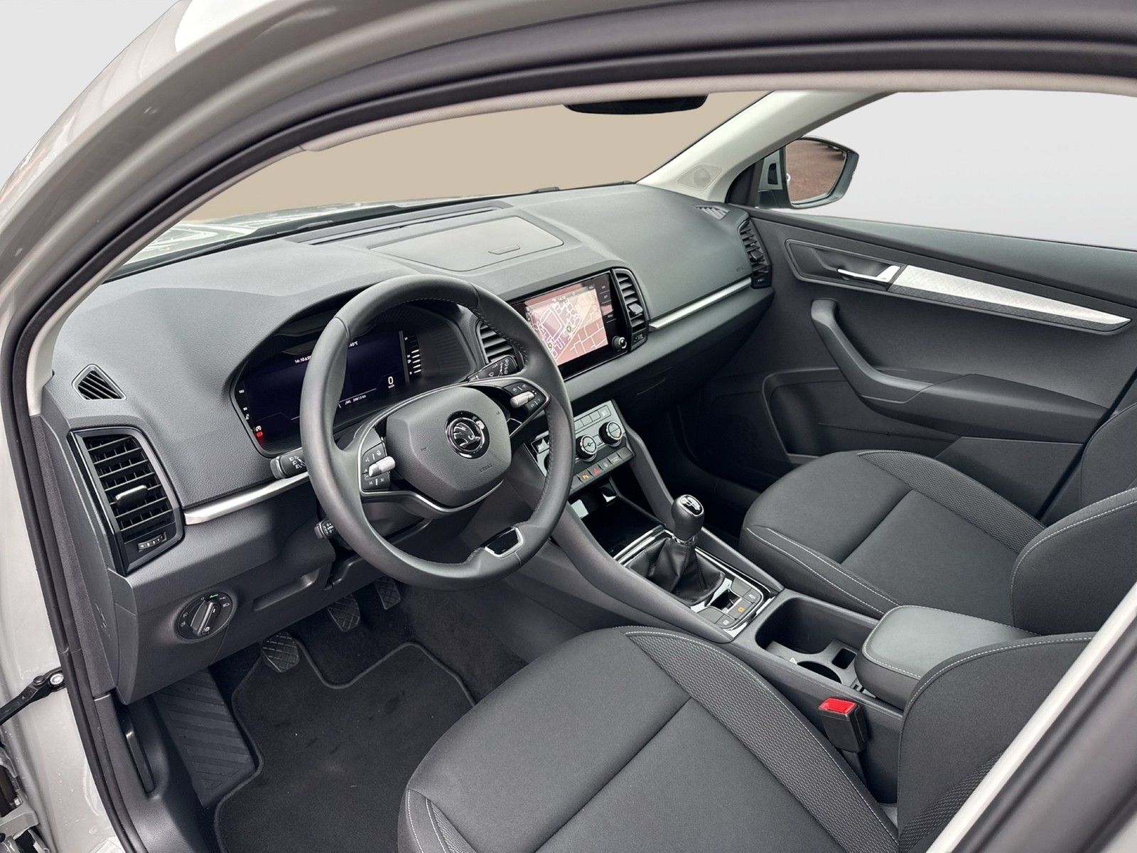 Skoda Karoq 1.5 SELECTION CAM ACC NAVI LM17 CARPLAY