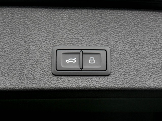 Audi Q2 30 advanced BLACKPAK CAM ACC E-KLAPPE NAVI+
