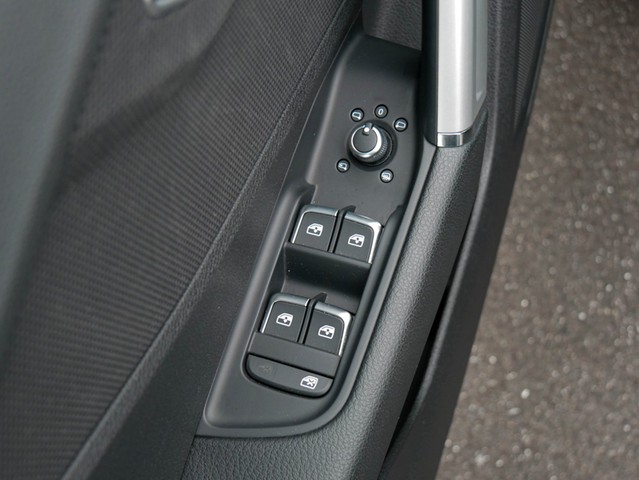 Audi Q2 30 advanced BLACKPAK CAM ACC E-KLAPPE NAVI+