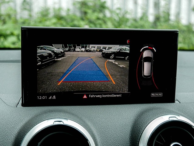 Audi Q2 30 advanced BLACKPAK CAM ACC E-KLAPPE NAVI+