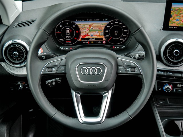 Audi Q2 30 advanced BLACKPAK CAM ACC E-KLAPPE NAVI+