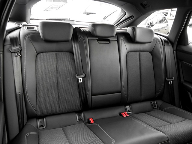 Audi A6 Avant 45 quattro S LINE BLACKPAK STANDHZ. AHK