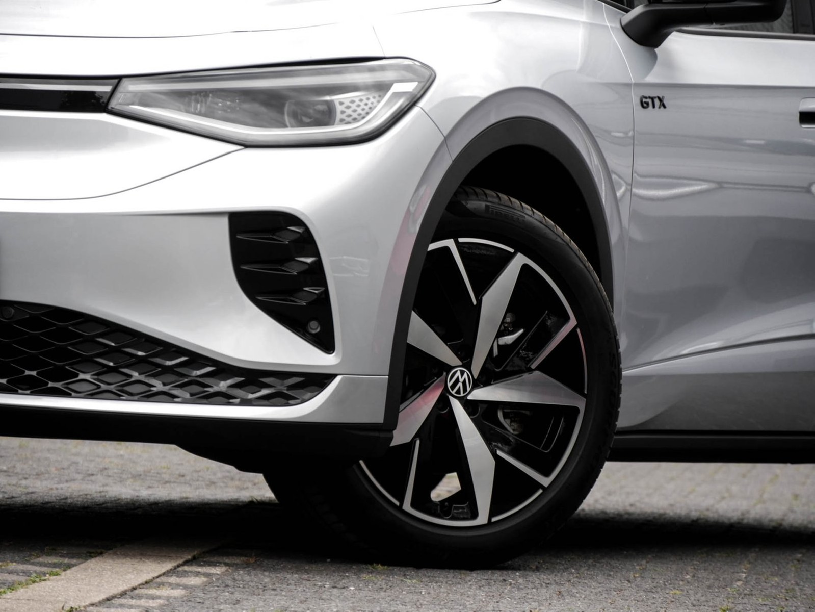 Volkswagen ID.5 GTX 4X4 WÄRMEPUMPE ALU20 MATRIX-LED