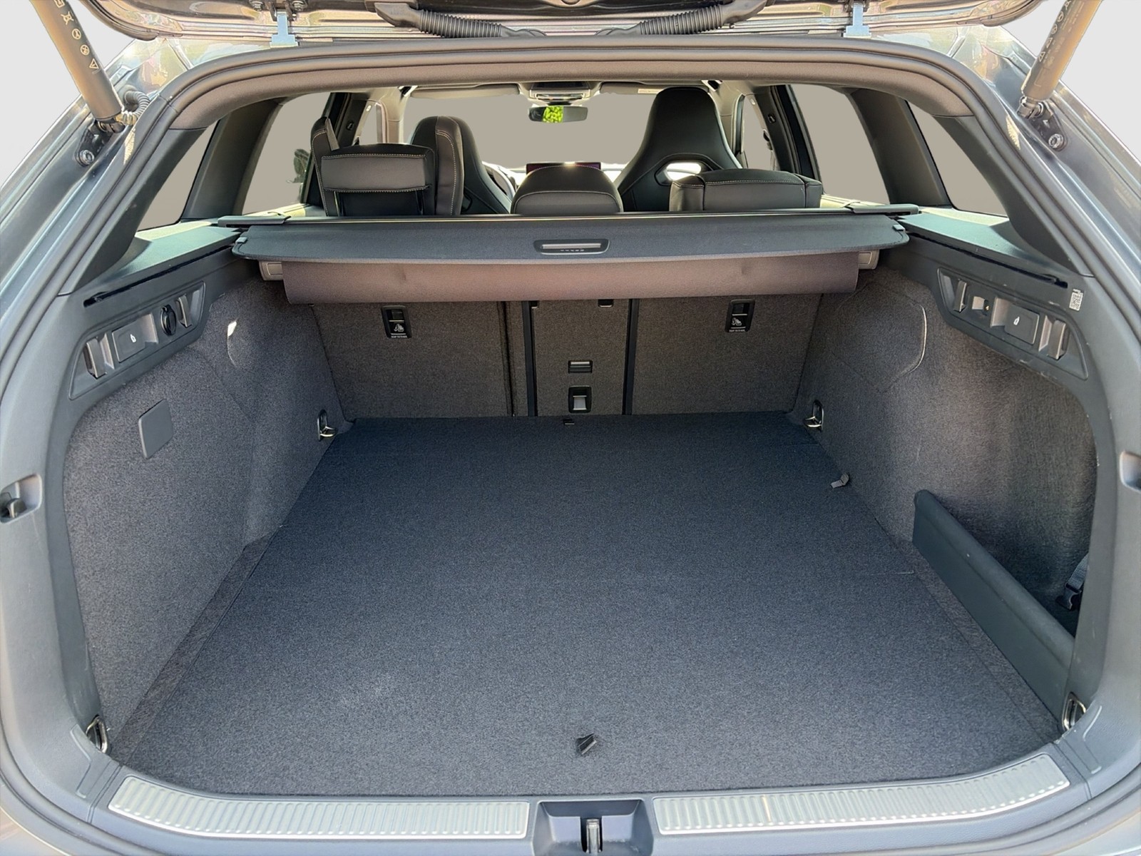 Skoda Superb Combi 1.5 iV SPORTLINE CANTON AHK LM19