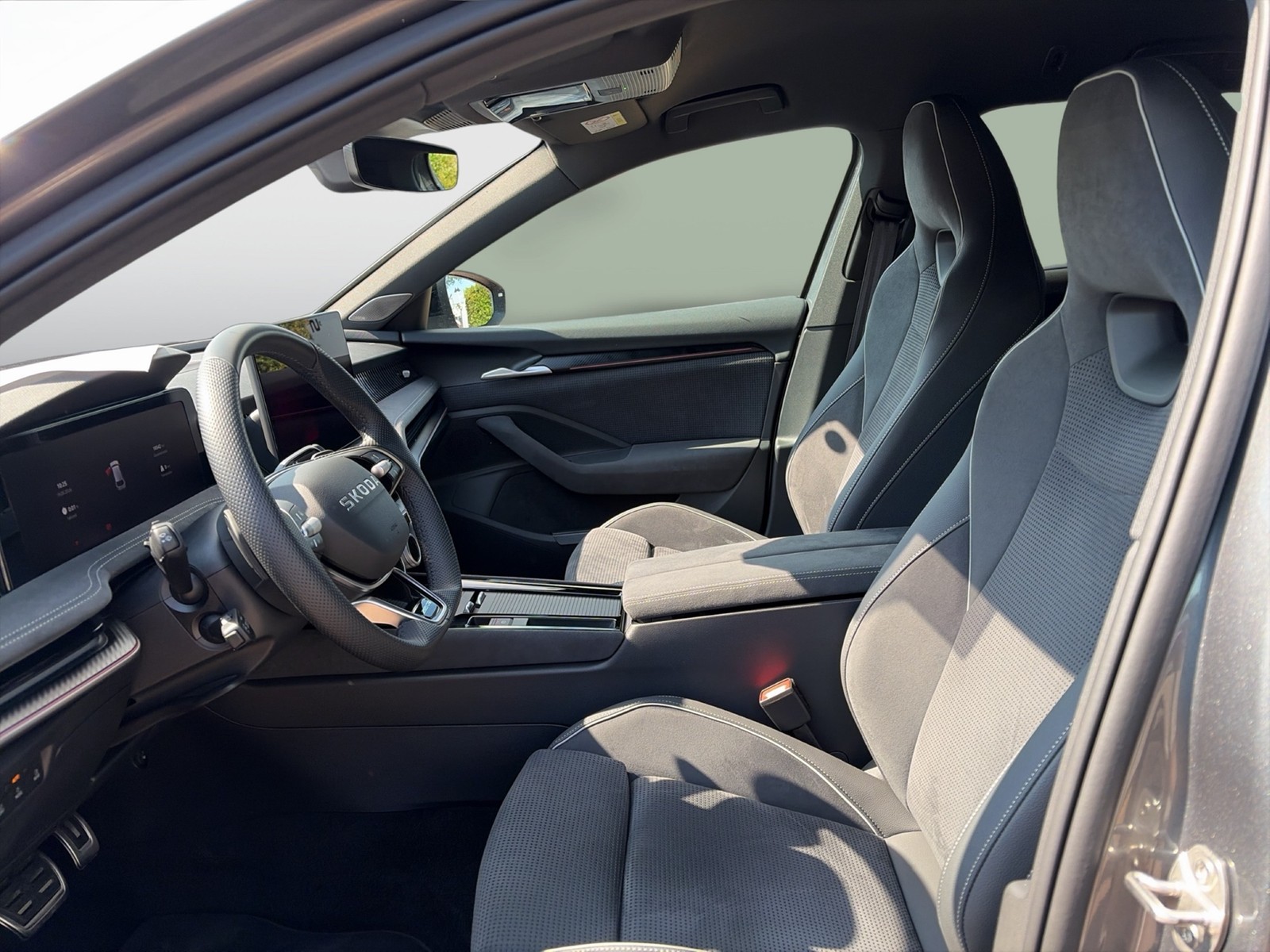 Skoda Superb Combi 1.5 iV SPORTLINE CANTON AHK LM19