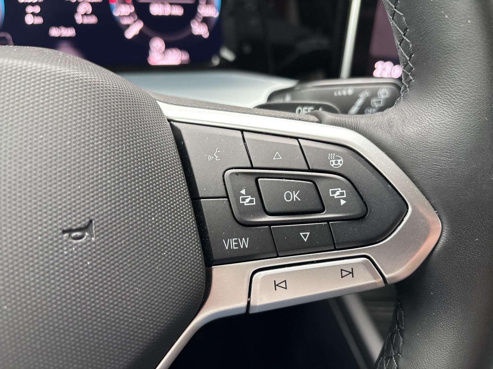 Volkswagen Golf VIII 2.0 GOAL AHK CAM ACC NAVI LED+ CARPLAY
