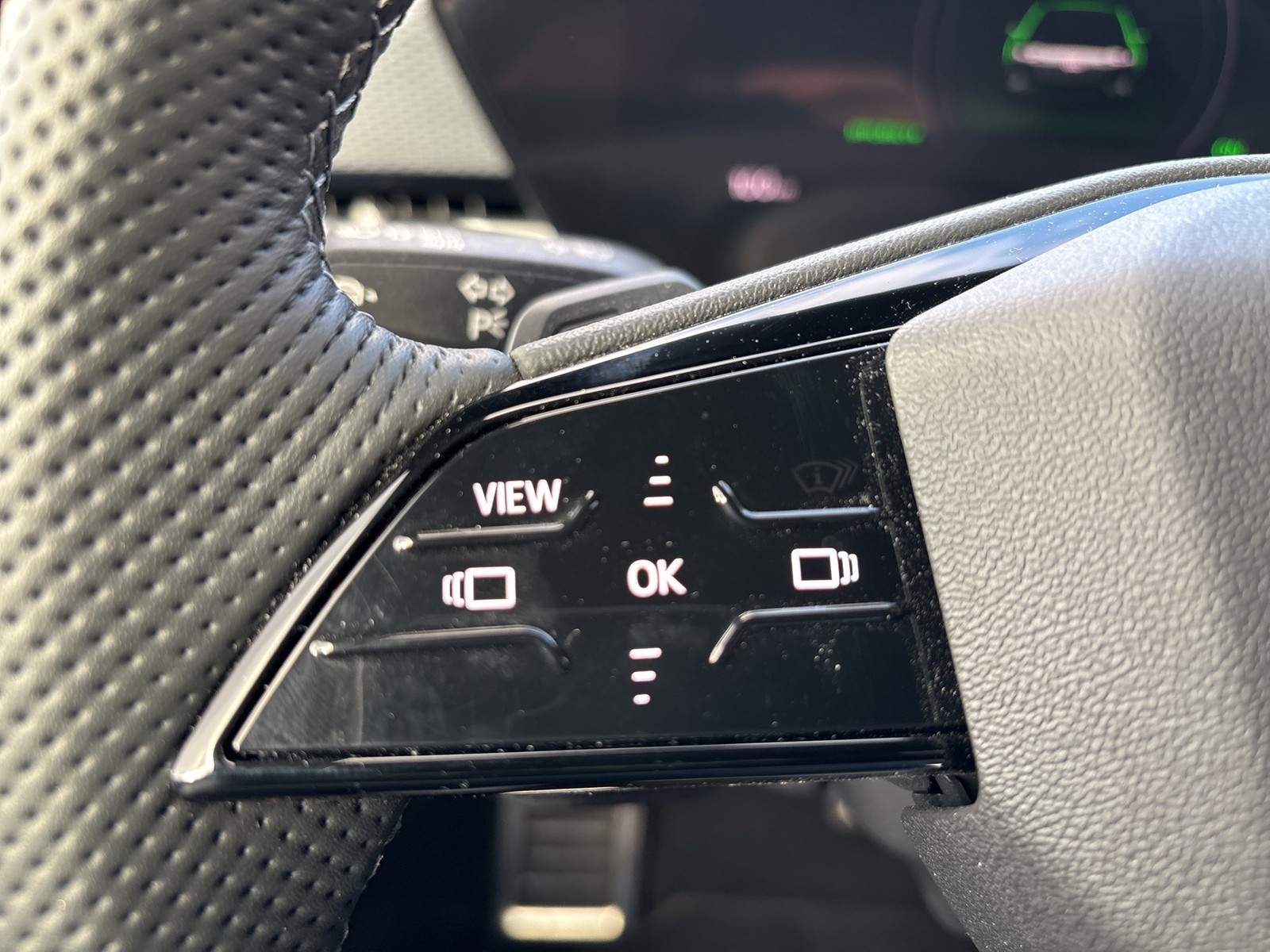 Audi A6 e-tron Avant performance advanced MATRIX LM20