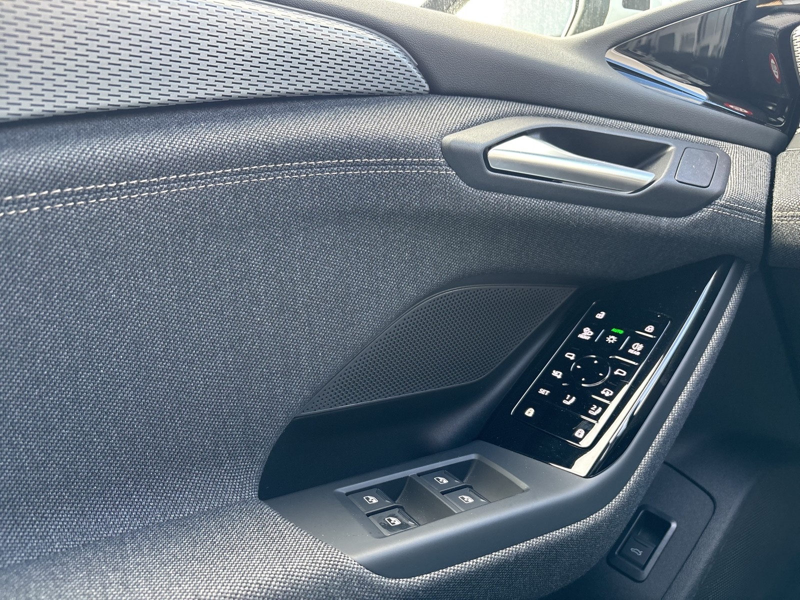 Audi A6 e-tron Avant performance advanced MATRIX LM20