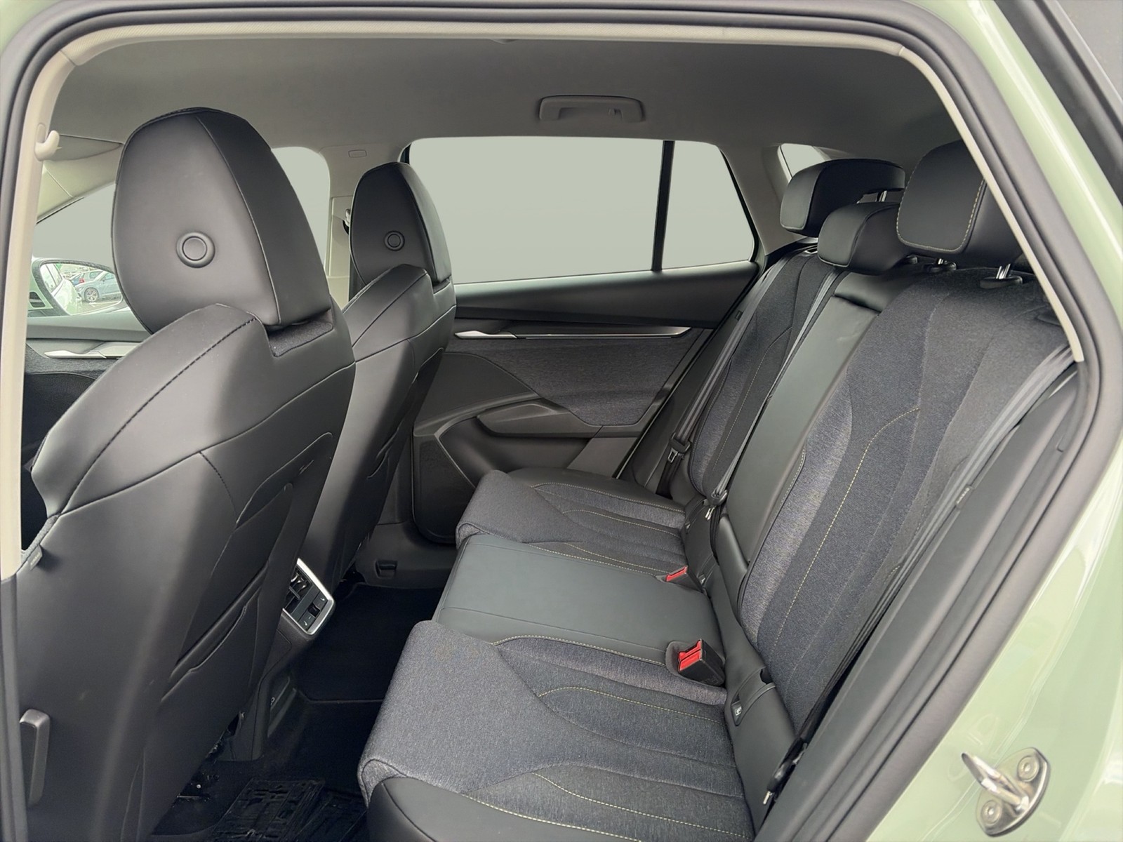 Skoda Elroq 85 LOFT WÄRMEPUMPE AHK CAM ACC LM20 MATRIX