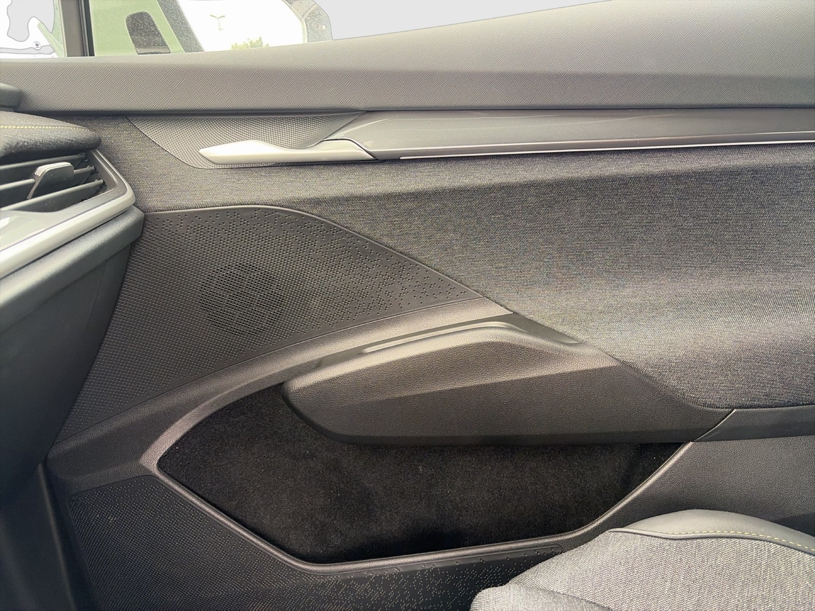 Skoda Elroq 85 LOFT WÄRMEPUMPE AHK CAM ACC LM20 MATRIX